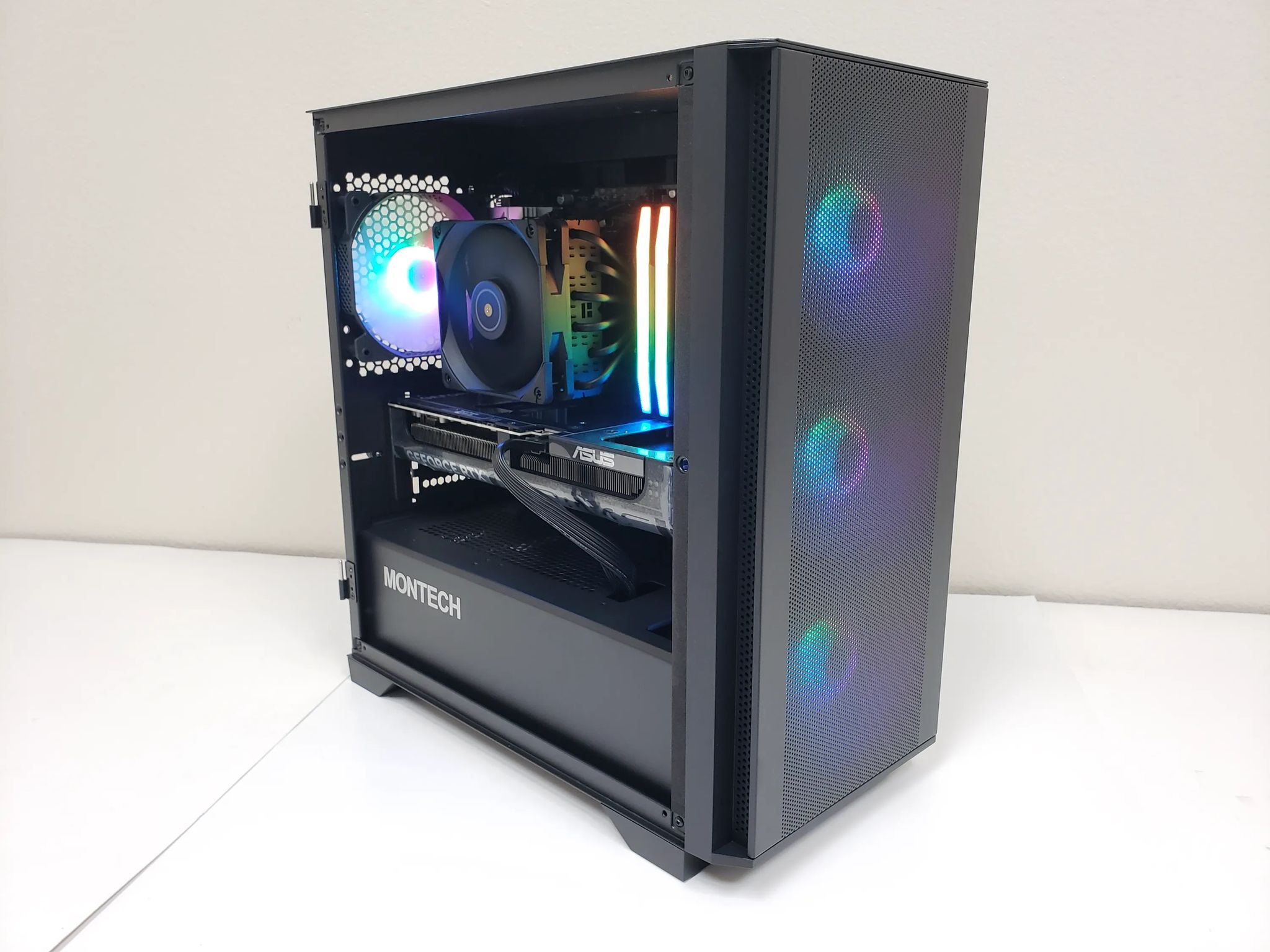 PC Sale! Ryzen 5 9600X, RTX 5070, 32GB-DDR5 6000, 2TB SSD NVMe, 850W PSU