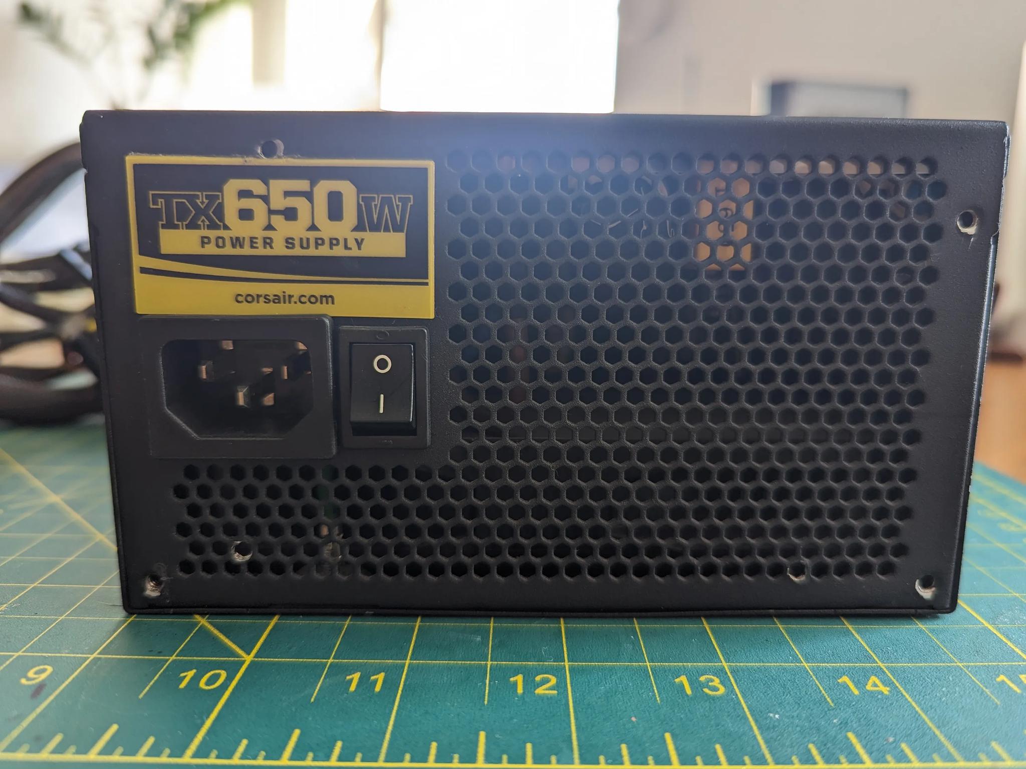 Corsair Enthusiast Series™ TX650w - 80 PLUS® ( Used - Great )