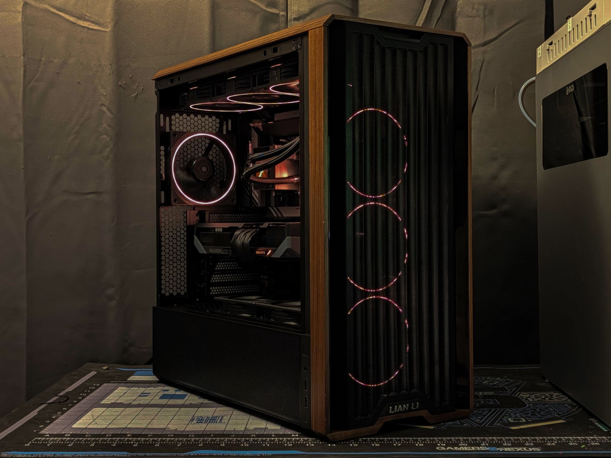 Walnut- Core Ultra 270K Plus, RX 9070XT, 32GB DDR5, 2TB SSD, Wifi
