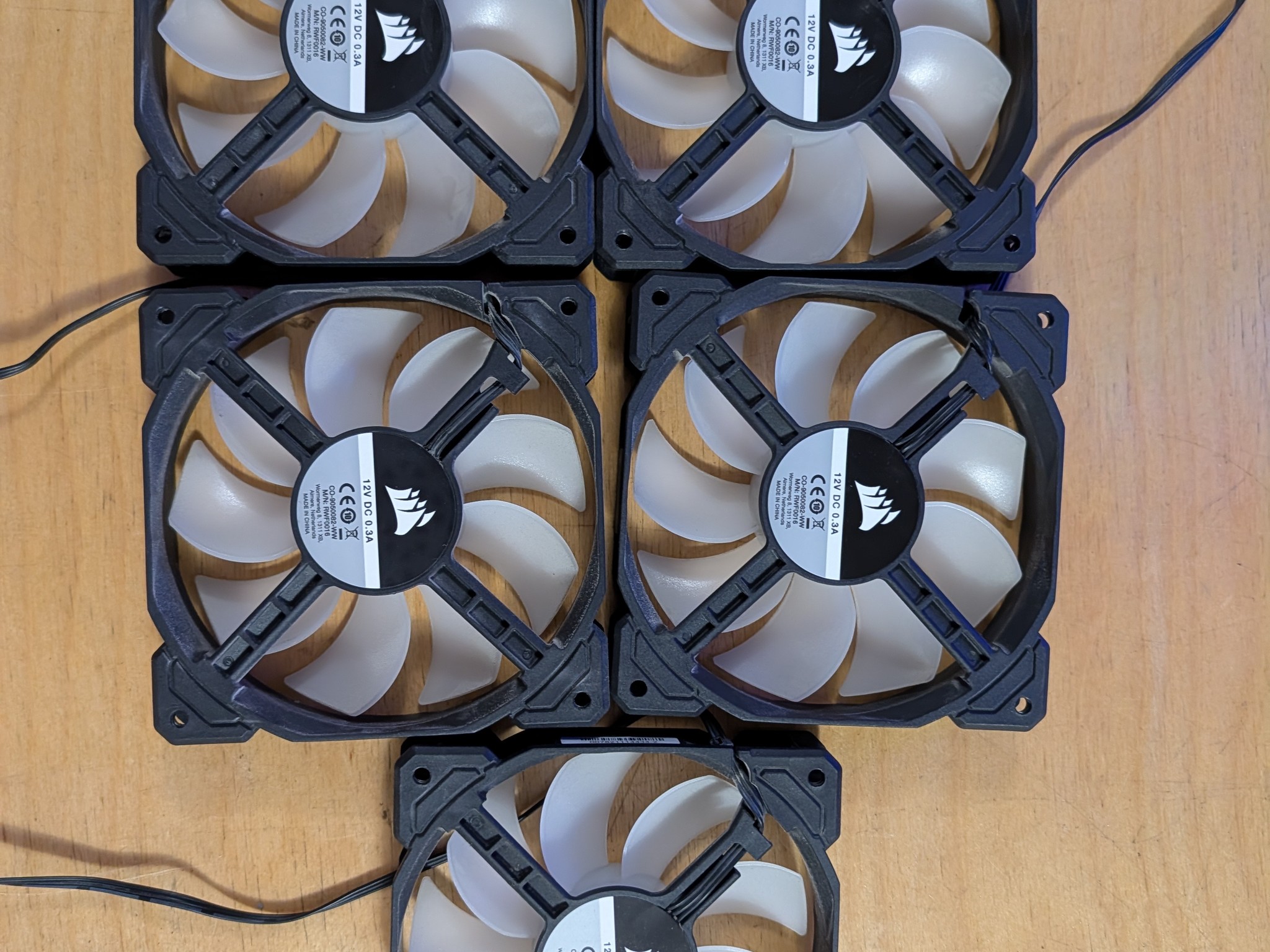 5x Corsair White LED 120mm fans