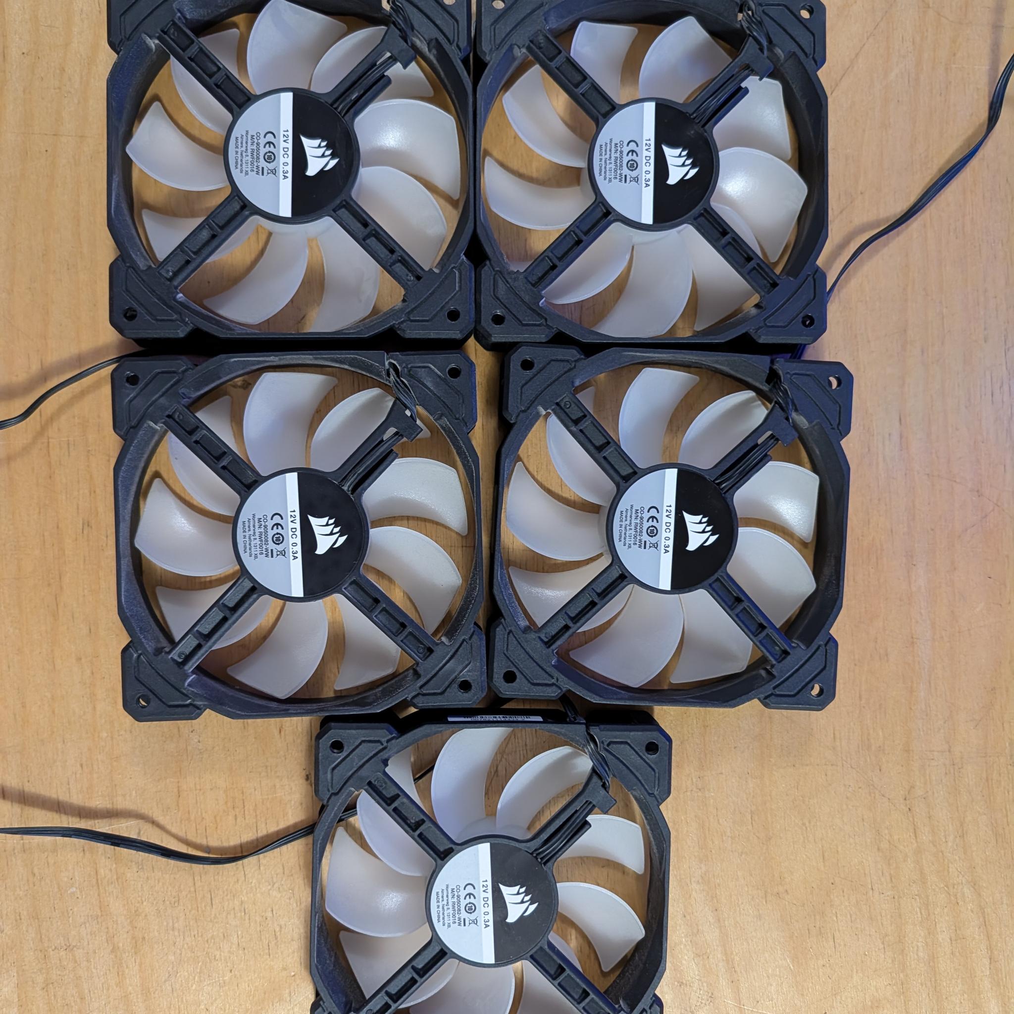 5x Corsair White LED 120mm fans