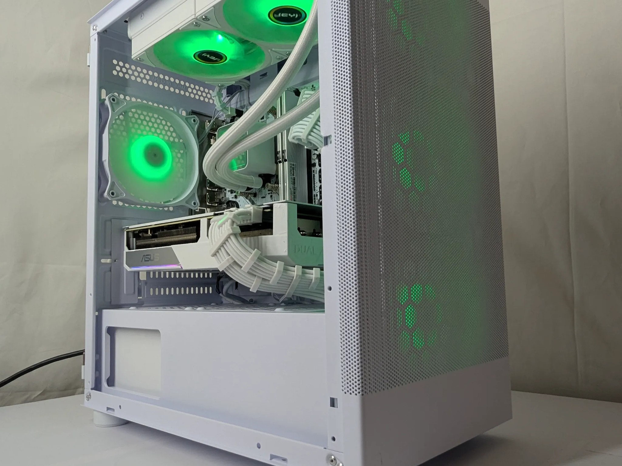 🔥 High-End Gaming PC – RTX 3070 | Ryzen 7 5700 | 32GB DDR4 | 1TB NVMe | 240mm AIO 🔥