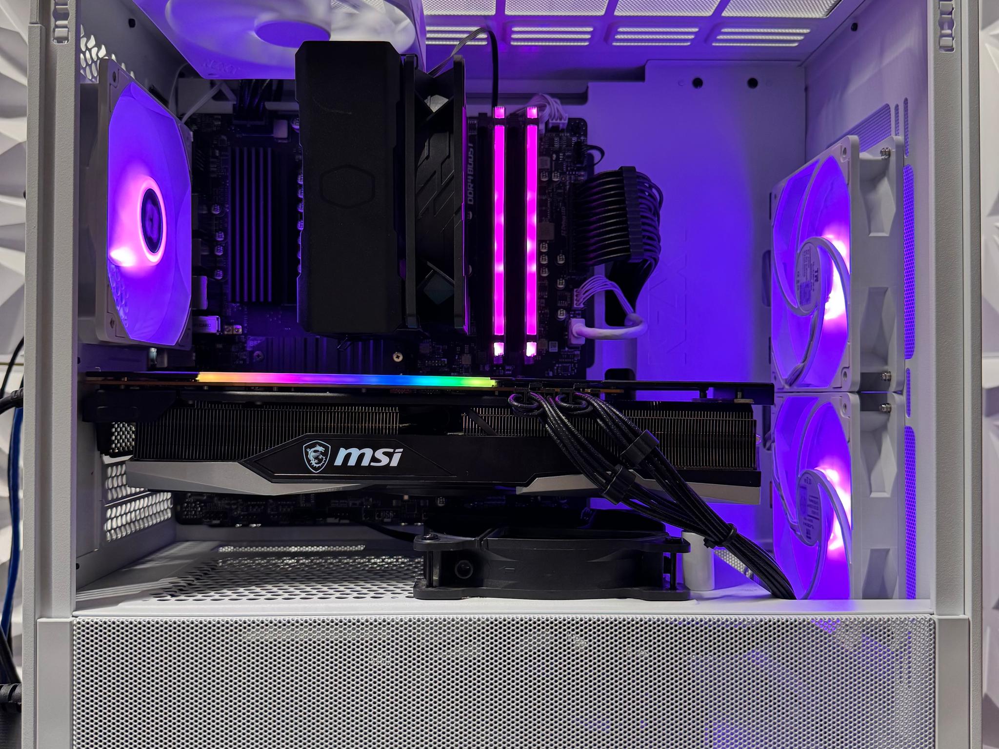 RX 6750 XT 12GB / Ryzen 5 5600 / 16GB 3200Mhz Ram / 512GB SSD / Fortnite / Warzone / BF6