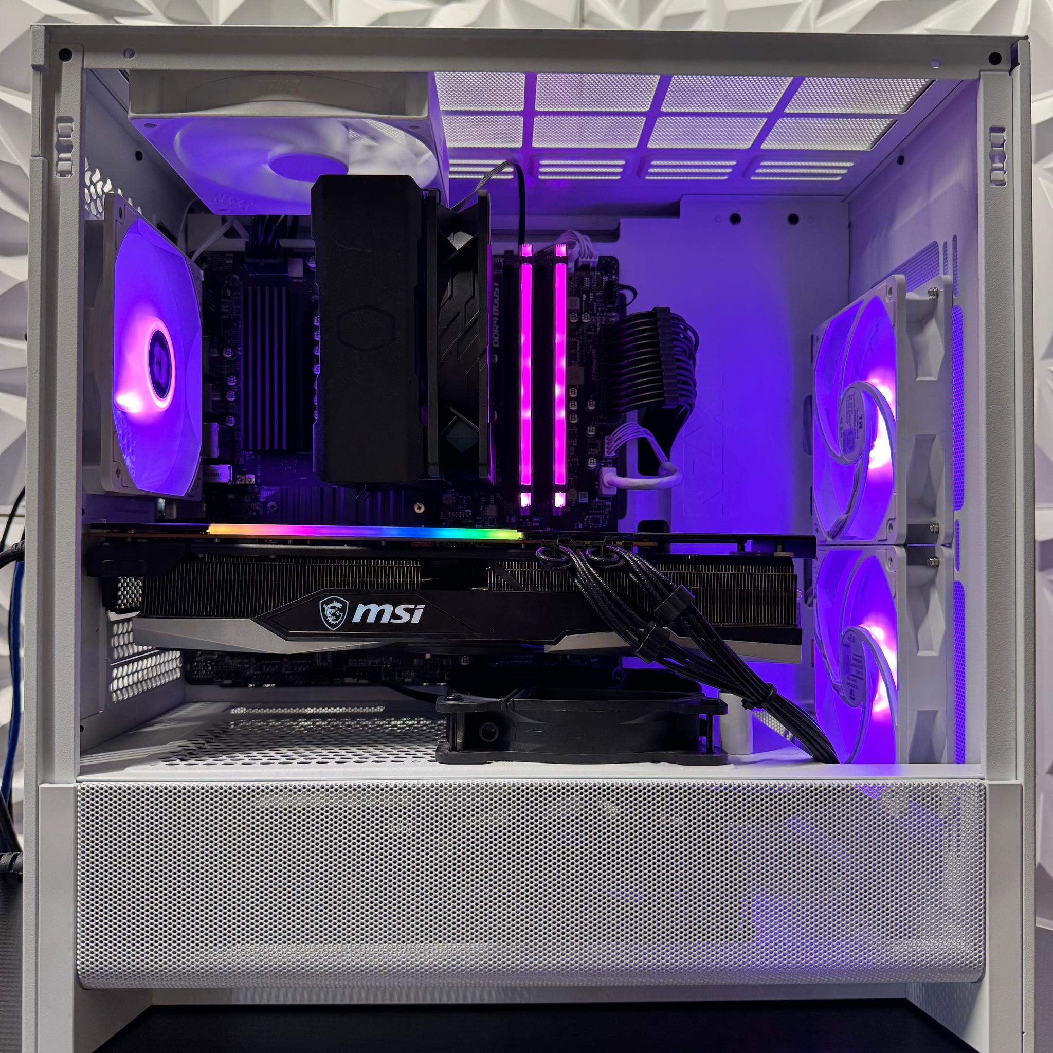 RX 6750 XT 12GB / Ryzen 5 5600 / 16GB 3200Mhz Ram / 512GB SSD / Fortnite / Warzone / BF6