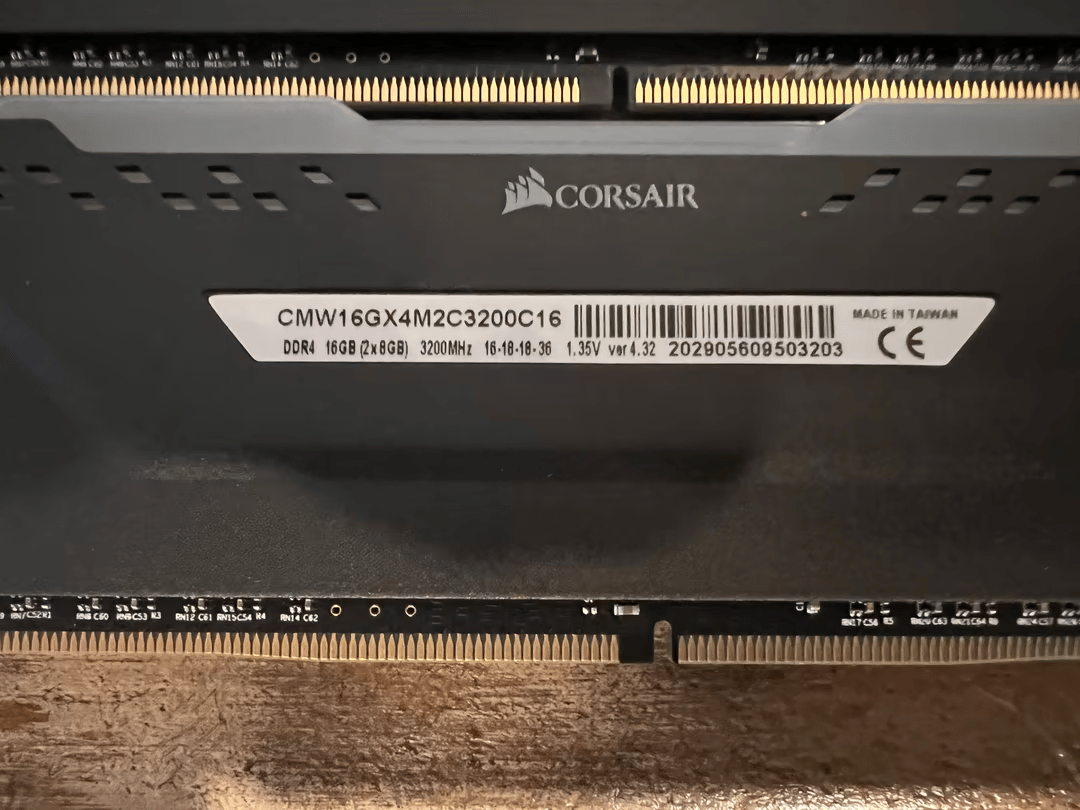Corsair Vengeance Pro 16 RGB GB (2 x 8 GB) DDR4-3200 CL16 - 64GB Total