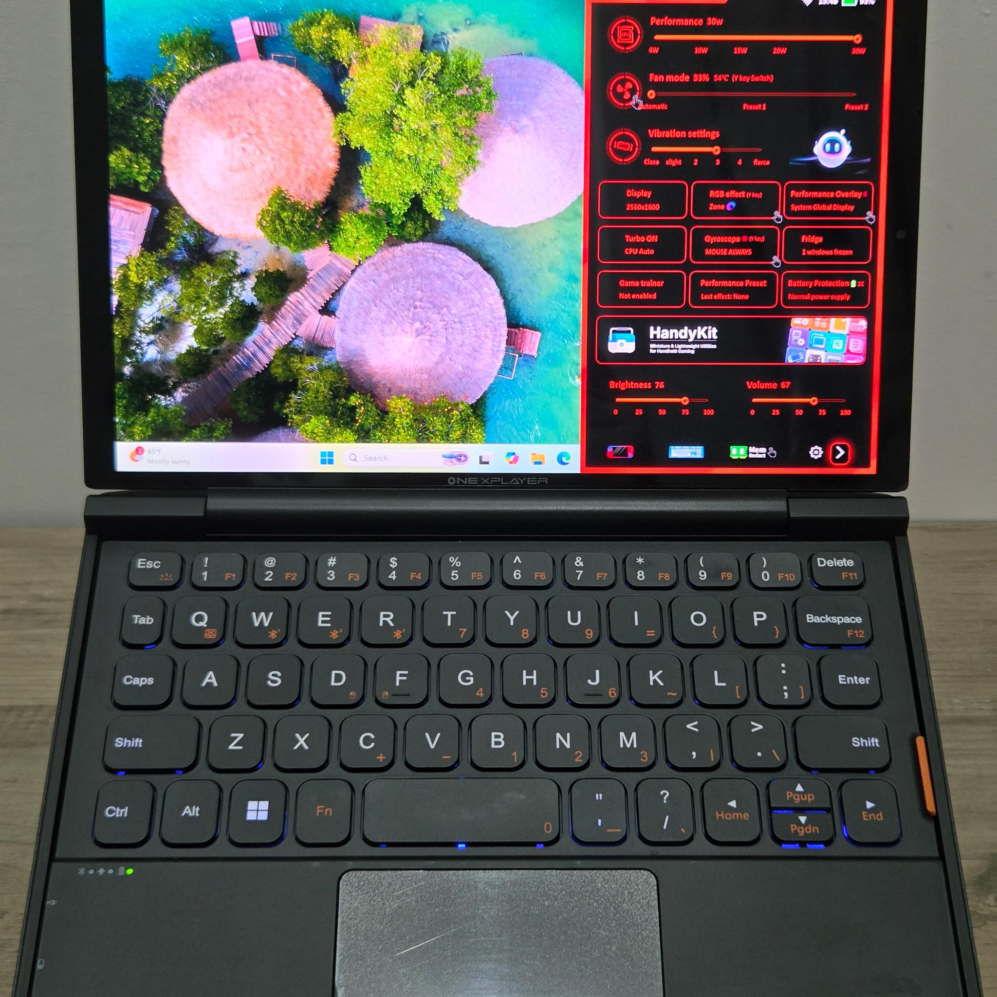 ONEXPLAYER G1 (8840U / 780M)