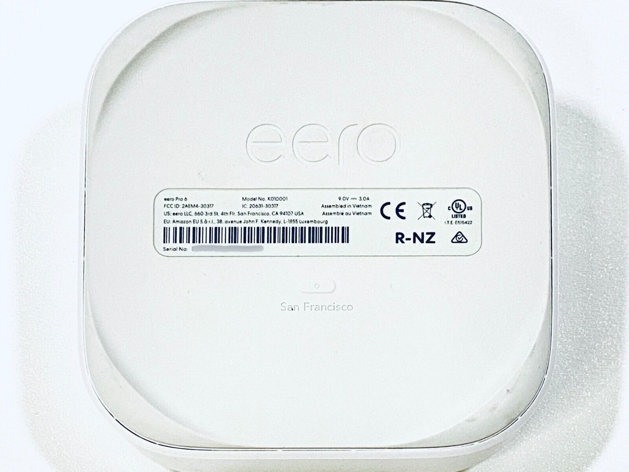 EERO Pro 6 Tri-band Wi-Fi 6 Gigabit Speed Mesh Wi-Fi Router K010001