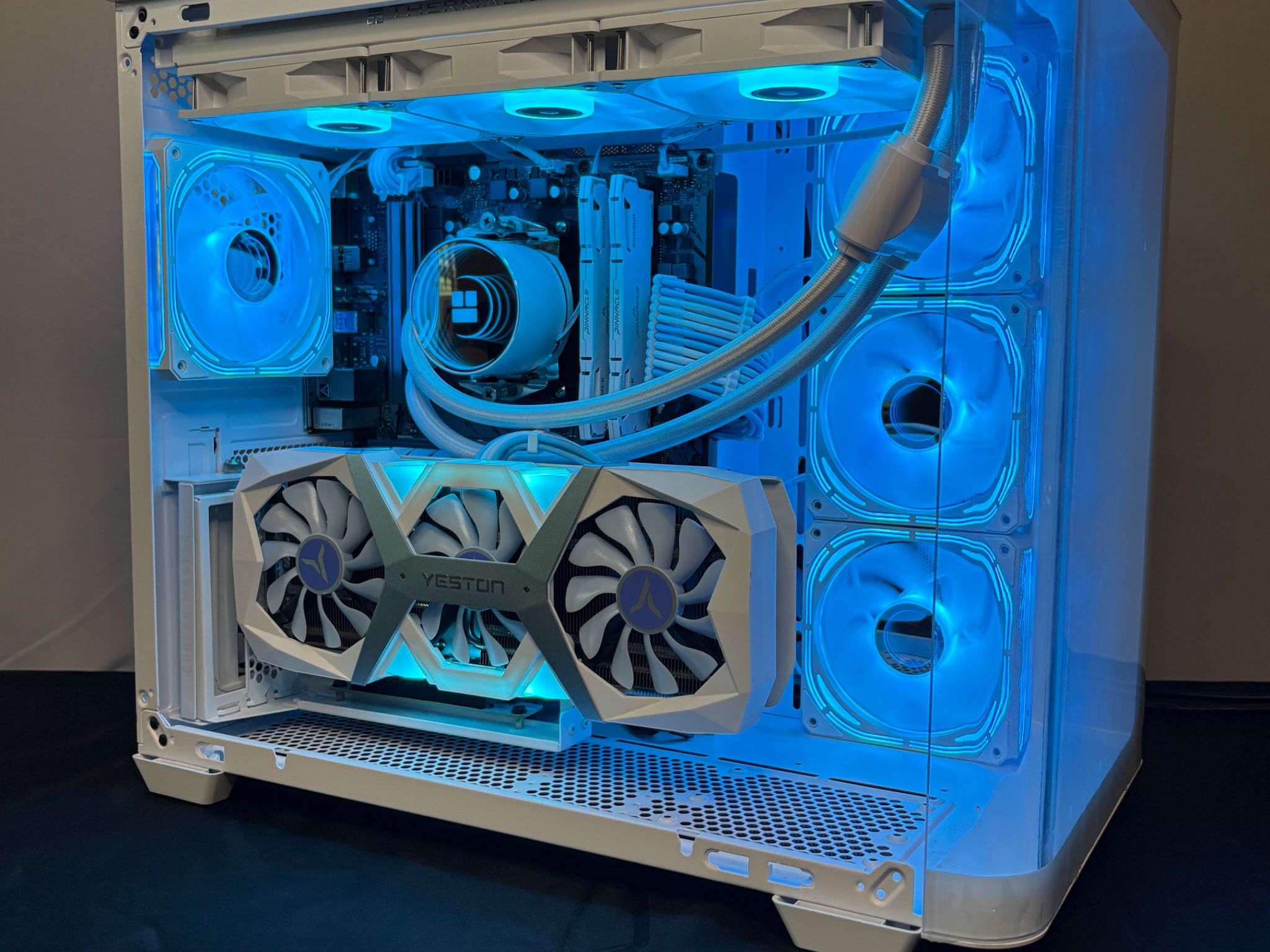 🤍 Aesthetic Gaming PC 💙 | Nvidia RTX 4060 Ti | Ryzen 7 5700X | 1TB SSD