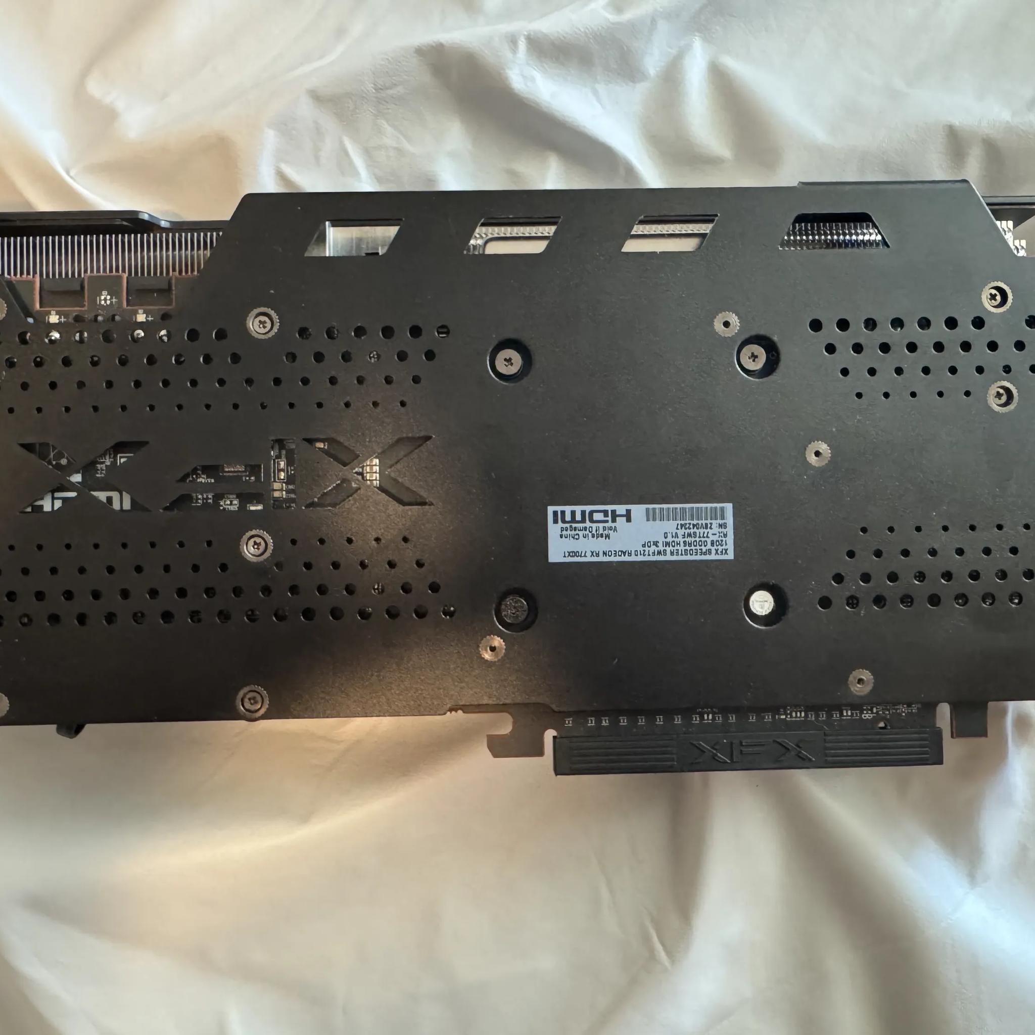 [Like NEW] XFX Speedster SWFT210 Radeon RX 7700XT 12GB GDDR6 HDMI 3xDP
