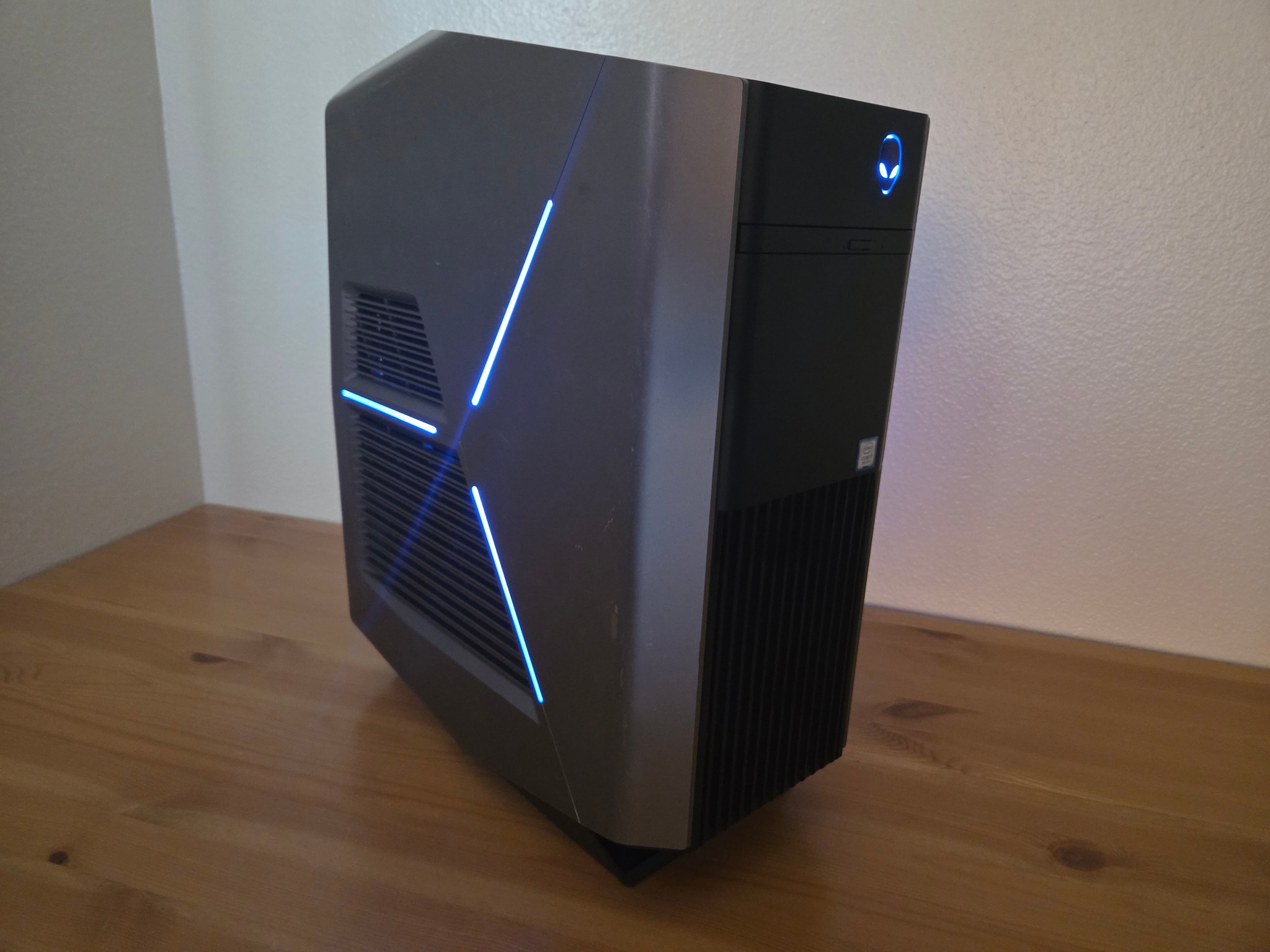 Budget Gaming Done Right! #6 ❄️Liquid Cooled i7 8700K❄️| GTX 1080 | 16GB Ram | Windows 11