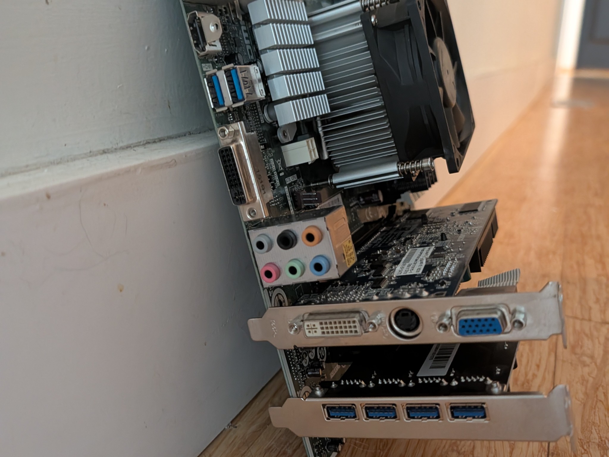 Motherboard Combo| LGA 1150 | I3 4130 | 8GB | GeForce 6500 | USB 3.0 expansion |