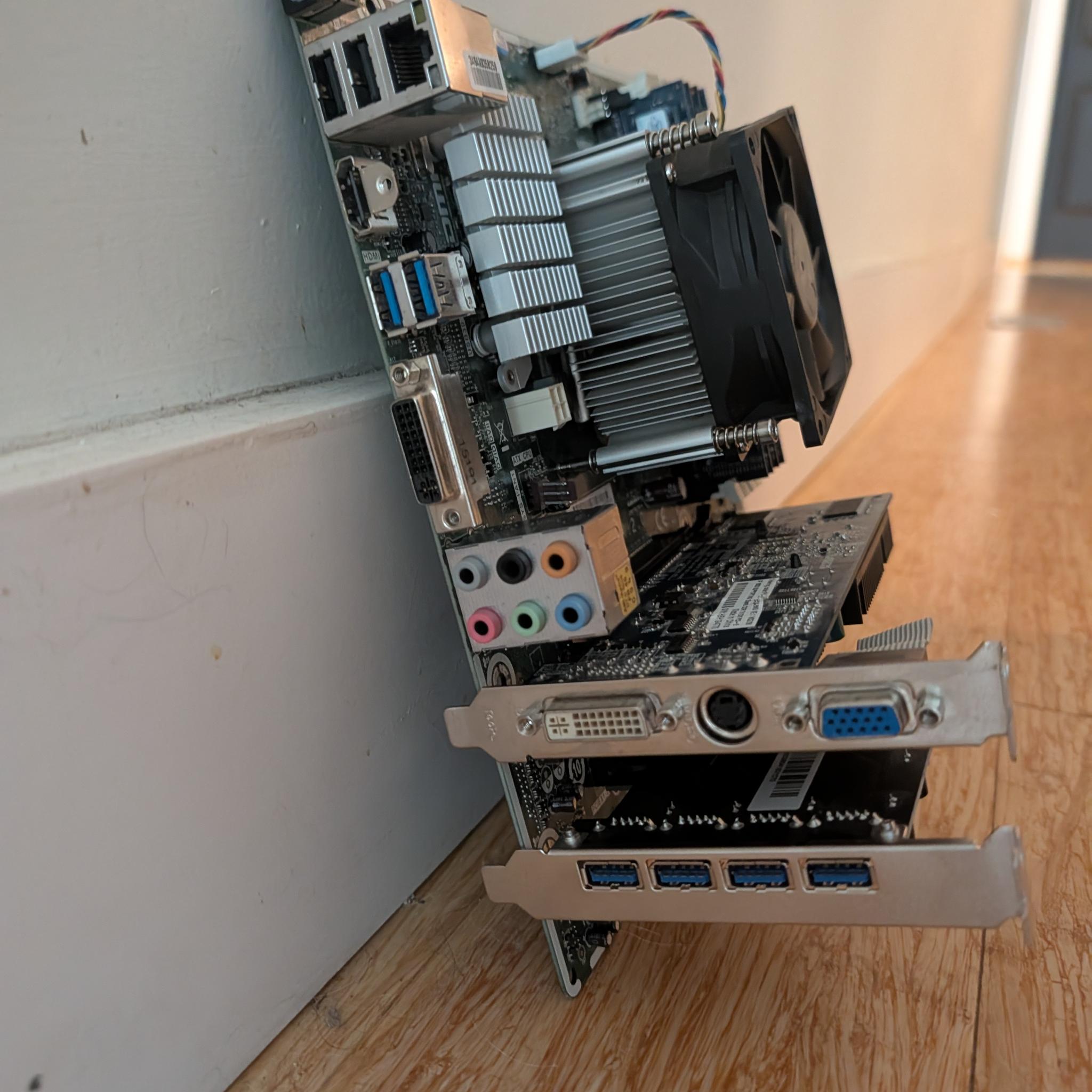 Motherboard Combo| LGA 1150 | I3 4130 | 8GB | GeForce 6500 | USB 3.0 expansion |