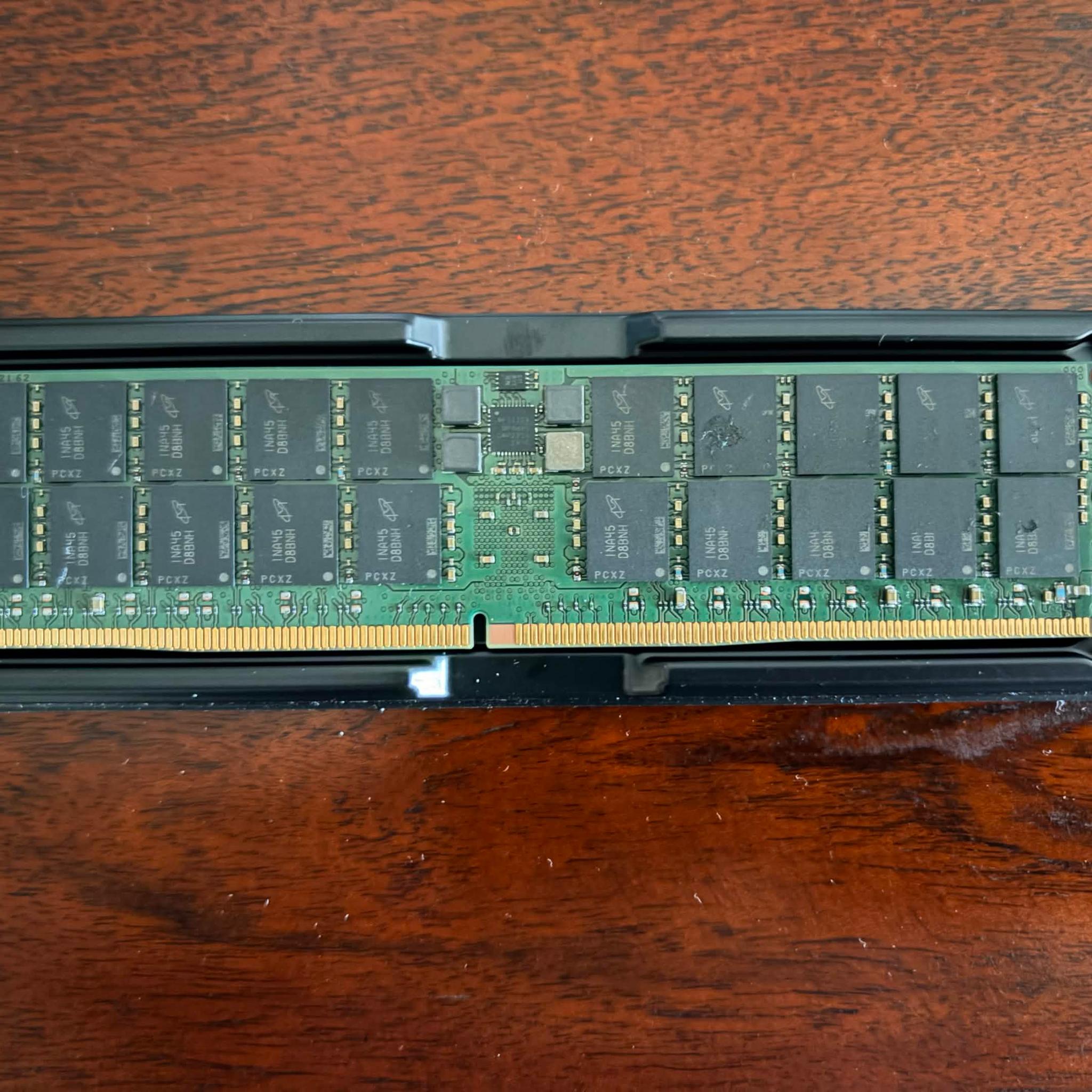(USED) (RDIMM) Micron 64GB 2RX4 DDR5 PC5-4800B-RAO-1010-XT (1X64gb)