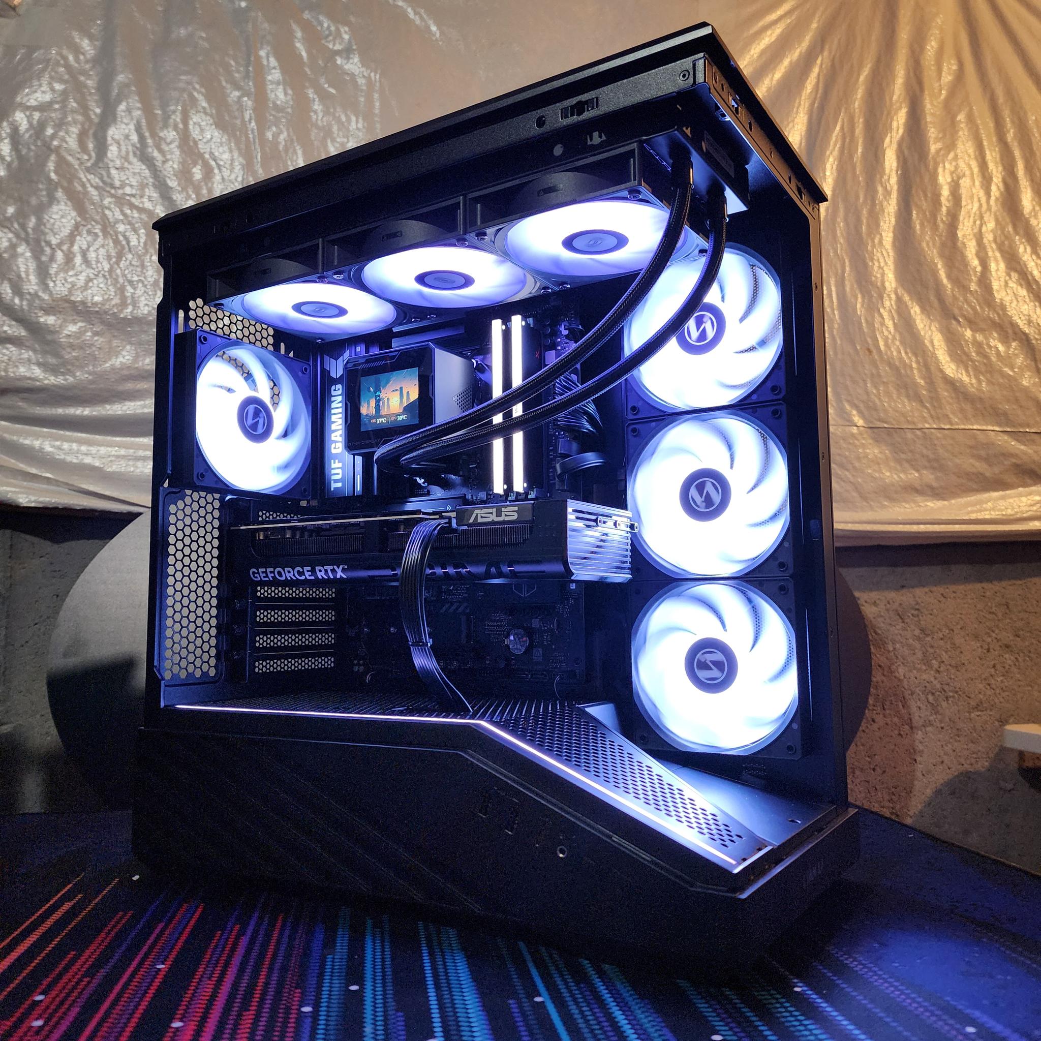 RTX 5070 Ti / Ryzen 7 9800X3D / 32GB DDR5 RAM / 2TB NVMe