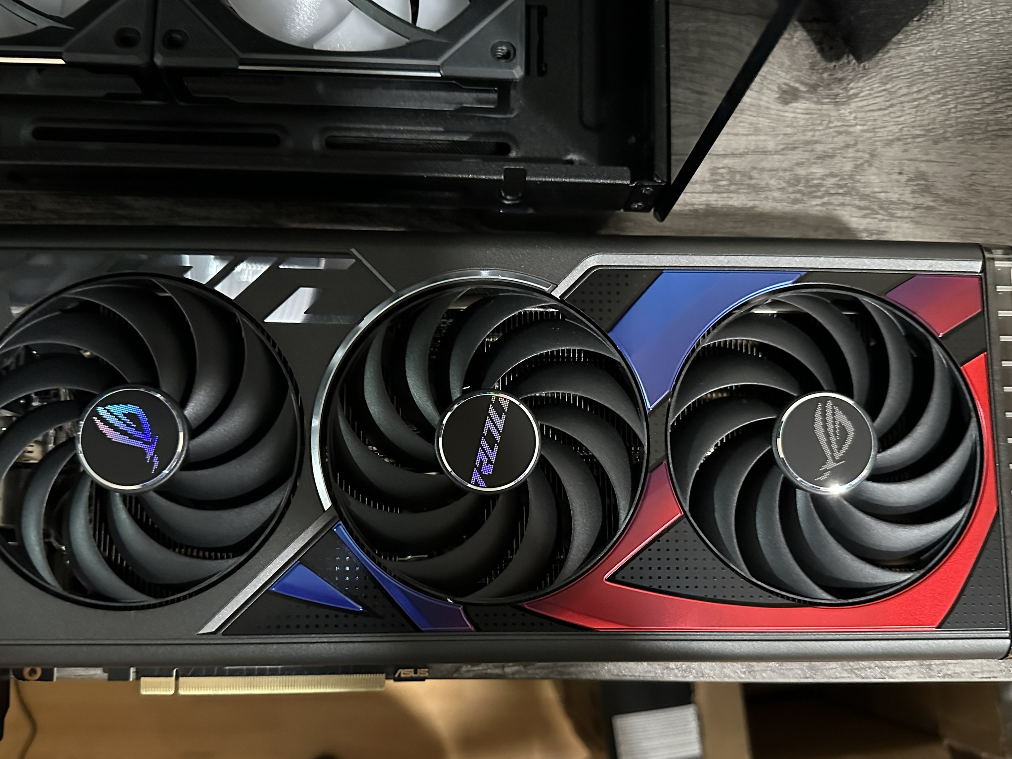 Asus ROG STRIX GAMING GeForce RTX 4070 Ti SUPER