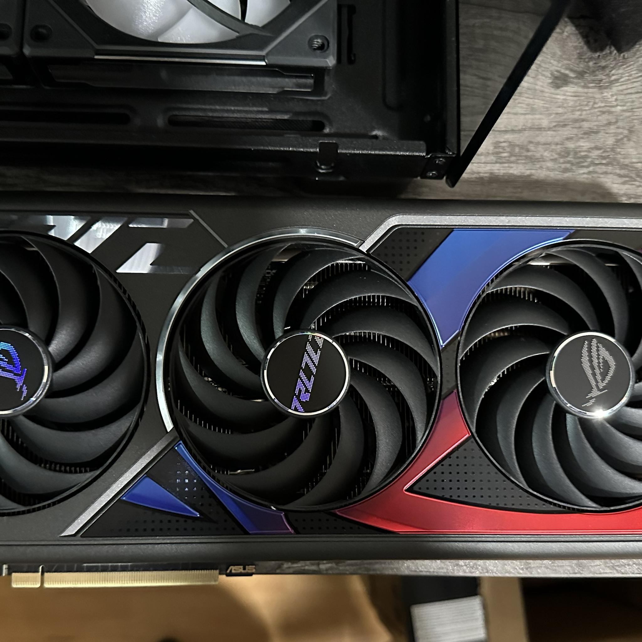 Asus ROG STRIX GAMING GeForce RTX 4070 Ti SUPER
