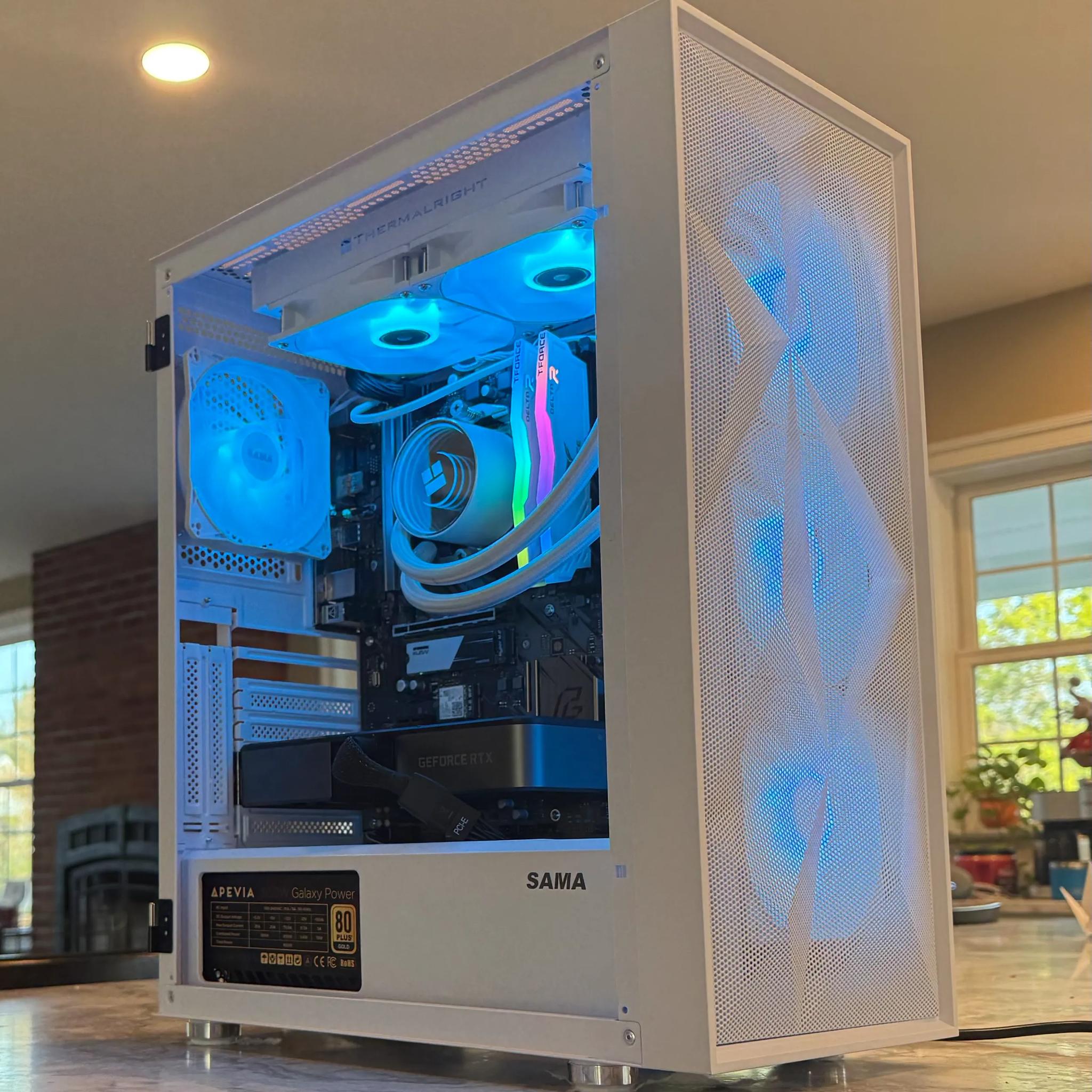 Iced Yeti         [ GeForce RTX 3070,   Ryzen 5 5600x,  1TB SSD,  32GB DDR4,   850W