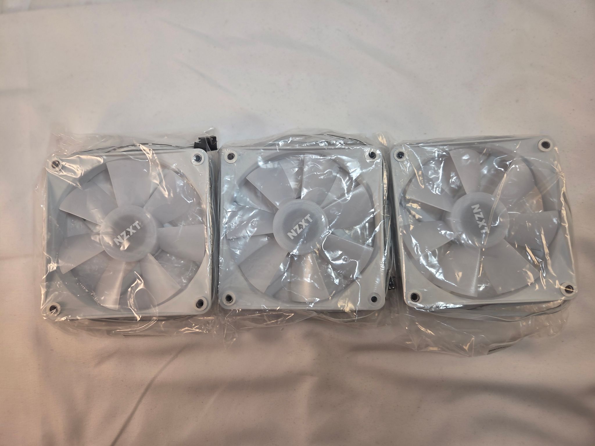 NZXT Kraken 360 RGB - White - LCD Screen - Excellent AIO CPU Cooler - White