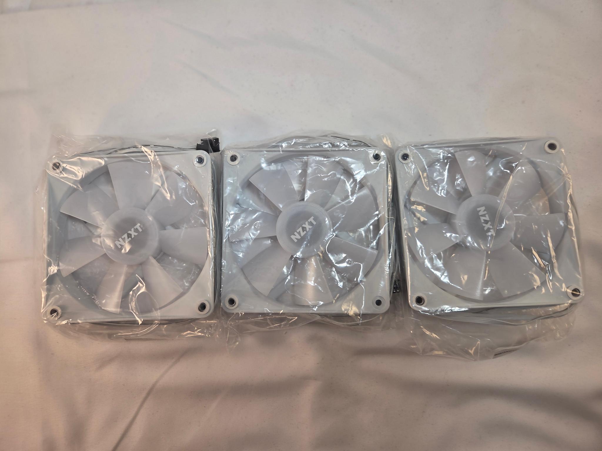 NZXT Kraken 360 RGB - White - LCD Screen - Excellent AIO CPU Cooler - White