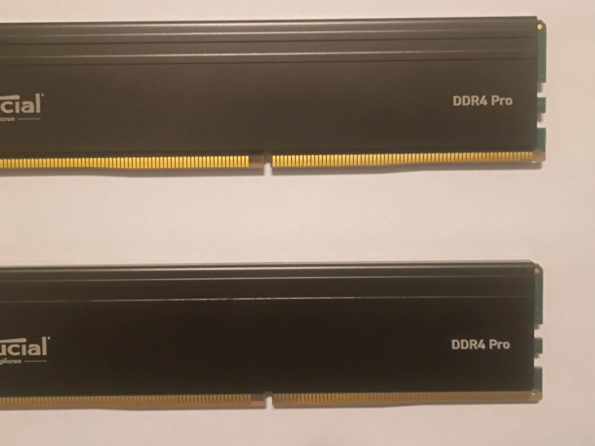Crucial Pro 32GB (2x16GB) DDR4-3200 CL22 Desktop RAM Kit