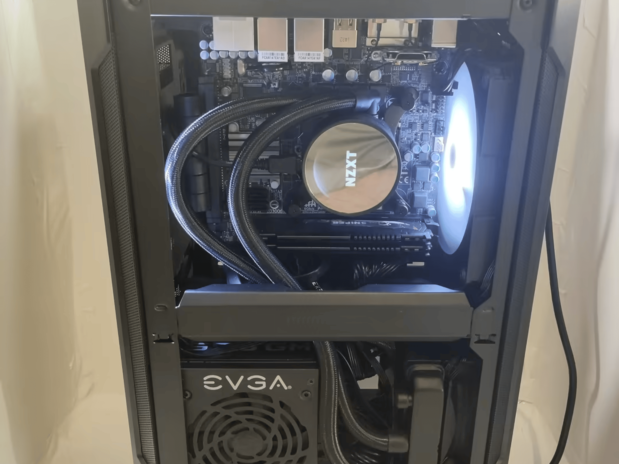 ITX Custom Build - i7 4790k, 980Ti, 16GB Ram, 120GB SSD/1TB HDD