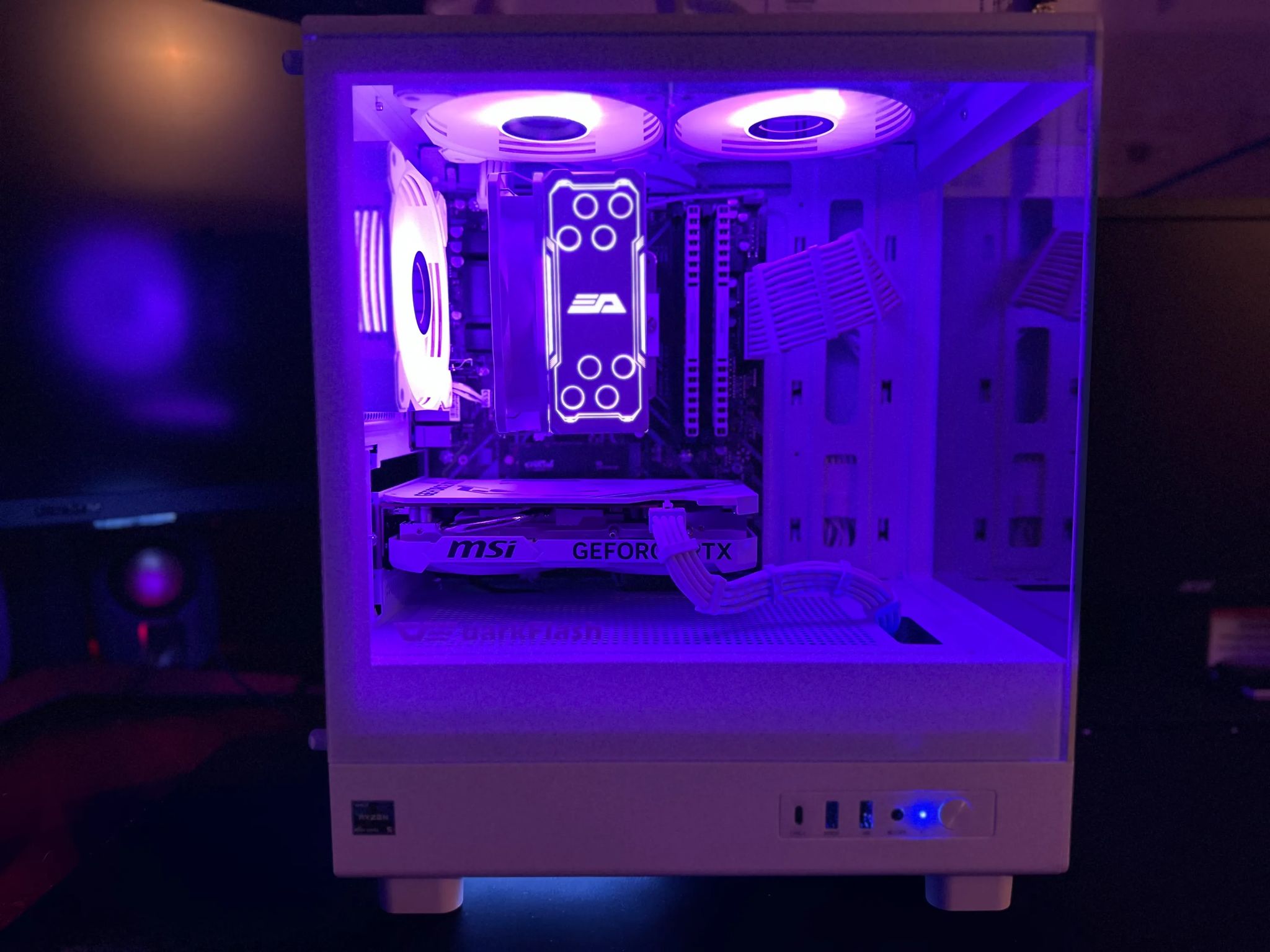 🔥WHITE-OUT🔥RYZEN 5 5600x MSI Ventus RTX 4060 OC Edition 32gb Ram 1TB M.2 SSD🔥 650w Gold R PSU🔥