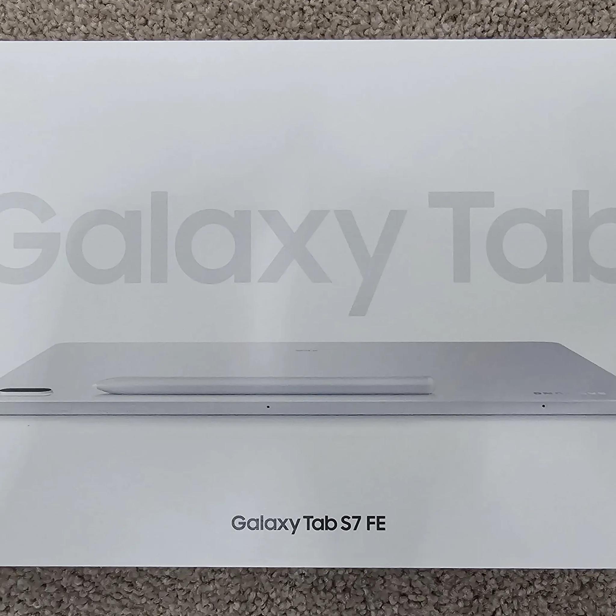 |SEALED| Samsung Galaxy Tab S7 FE 256GB Mystic Silver Wi-Fi + BONUS