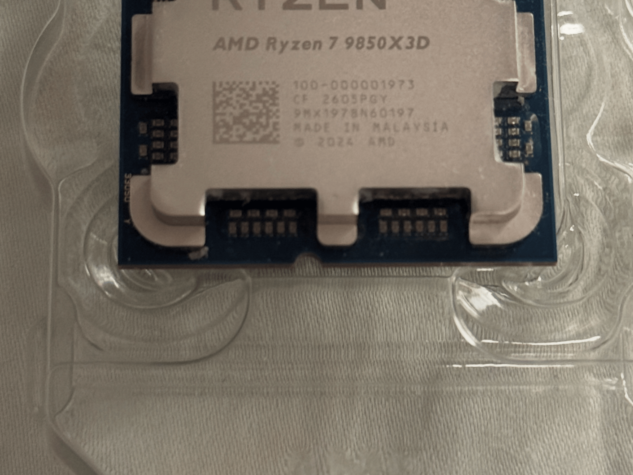 AMD Ryzen 7 9850X3D