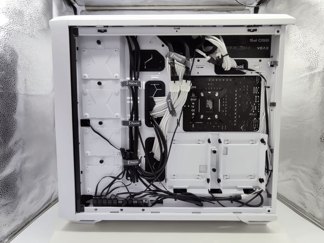 Fractal Torrent 12700k | 3080 Ti FTW3 | 32GB Dominator DDR5 | 1TB NVME