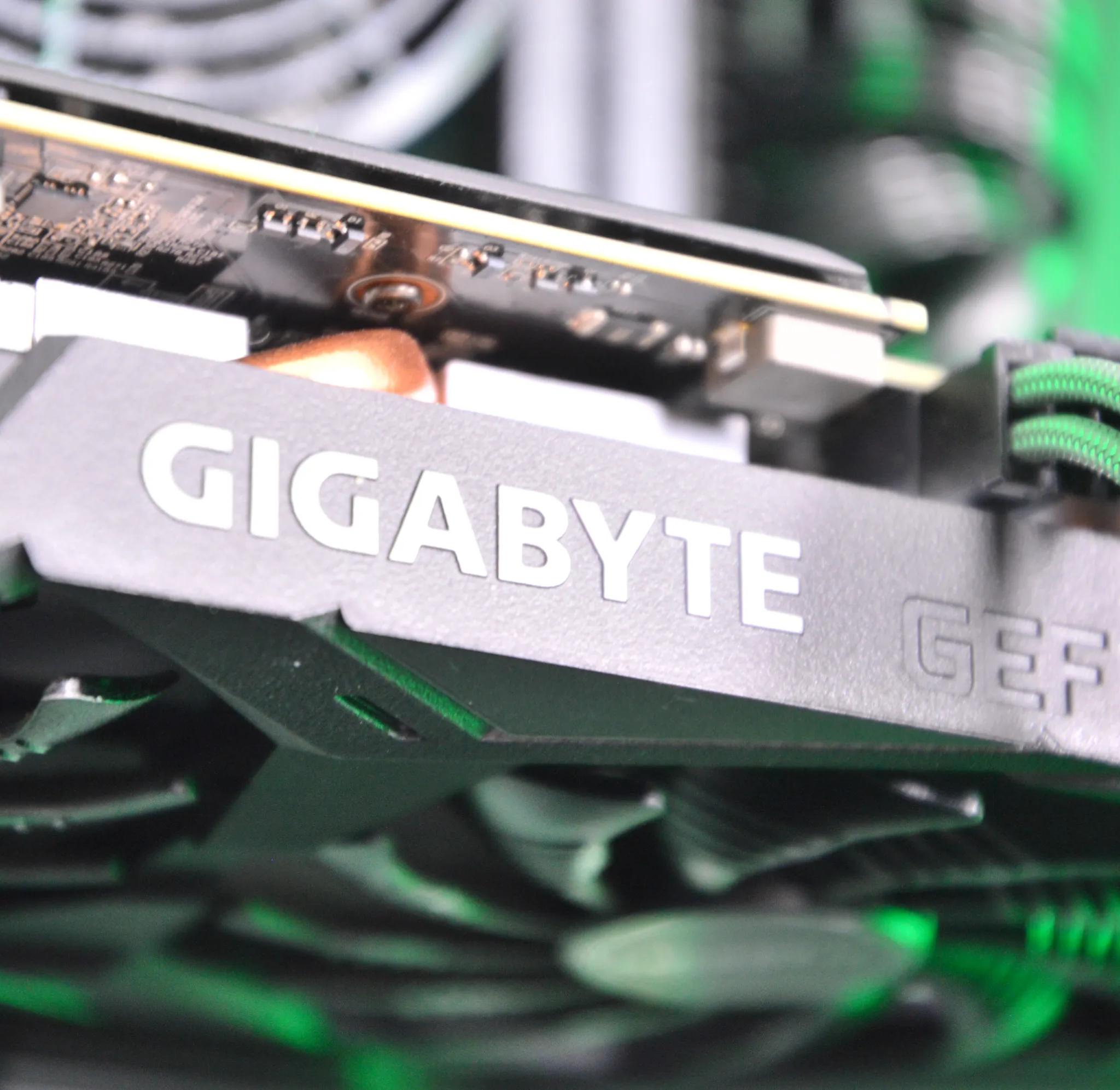 🟩⬛| GTX 1660 6GB | INTEL i5-8400 | 16GB DDR4 RAM | 512 GB SATA SSD | Emerald of Darkness 2.0 |