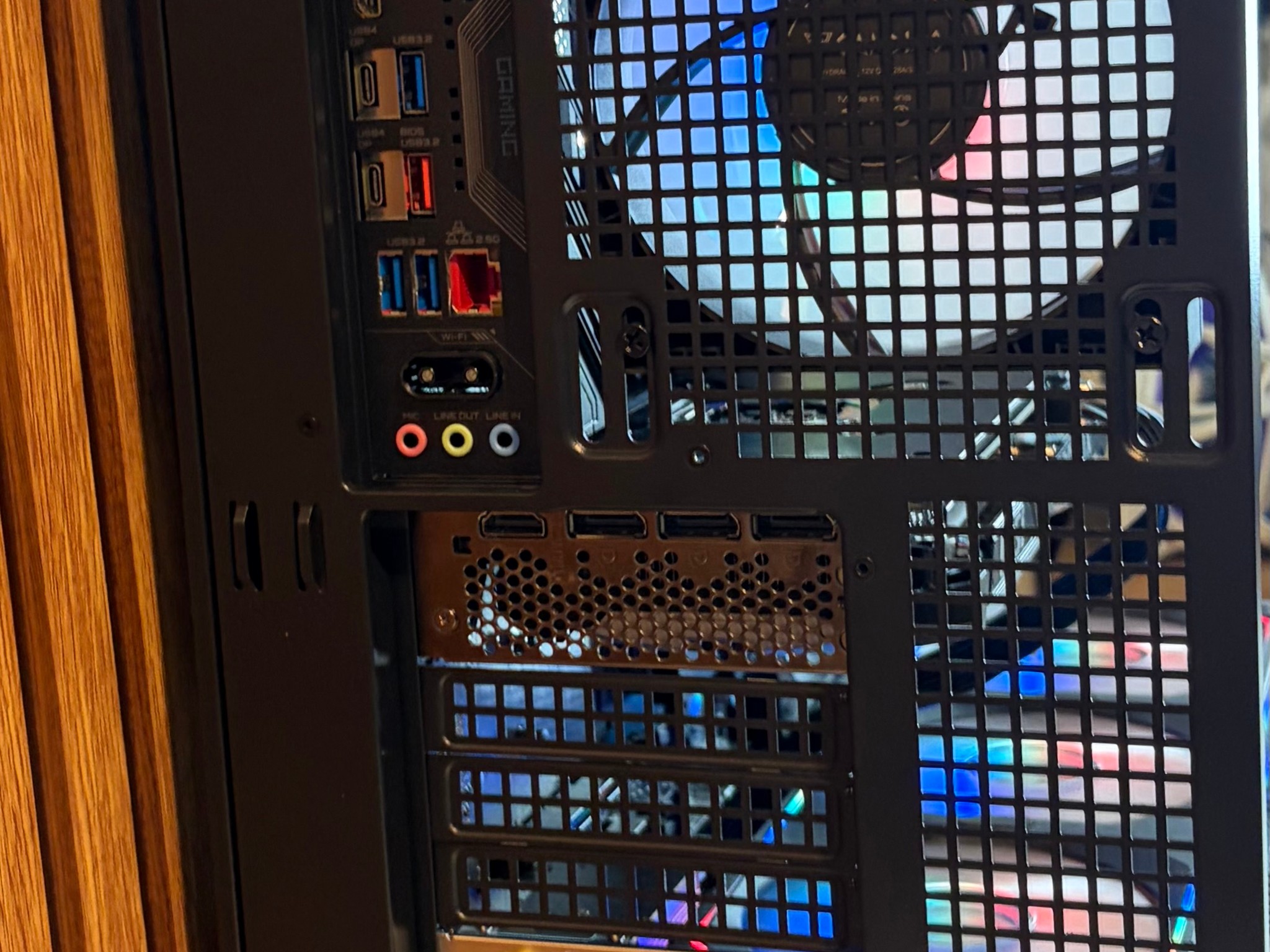 RTX 4070 | RYZEN 5 7600 | 16gb DDR5 | 1TB SSD| 360MM | 750W