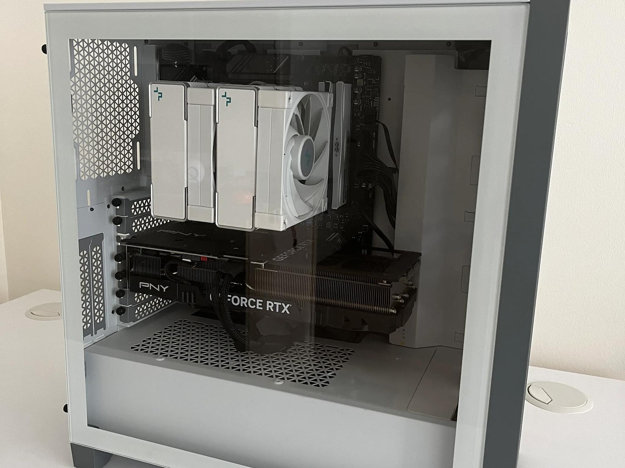 Gaming PC, White, Good Condition