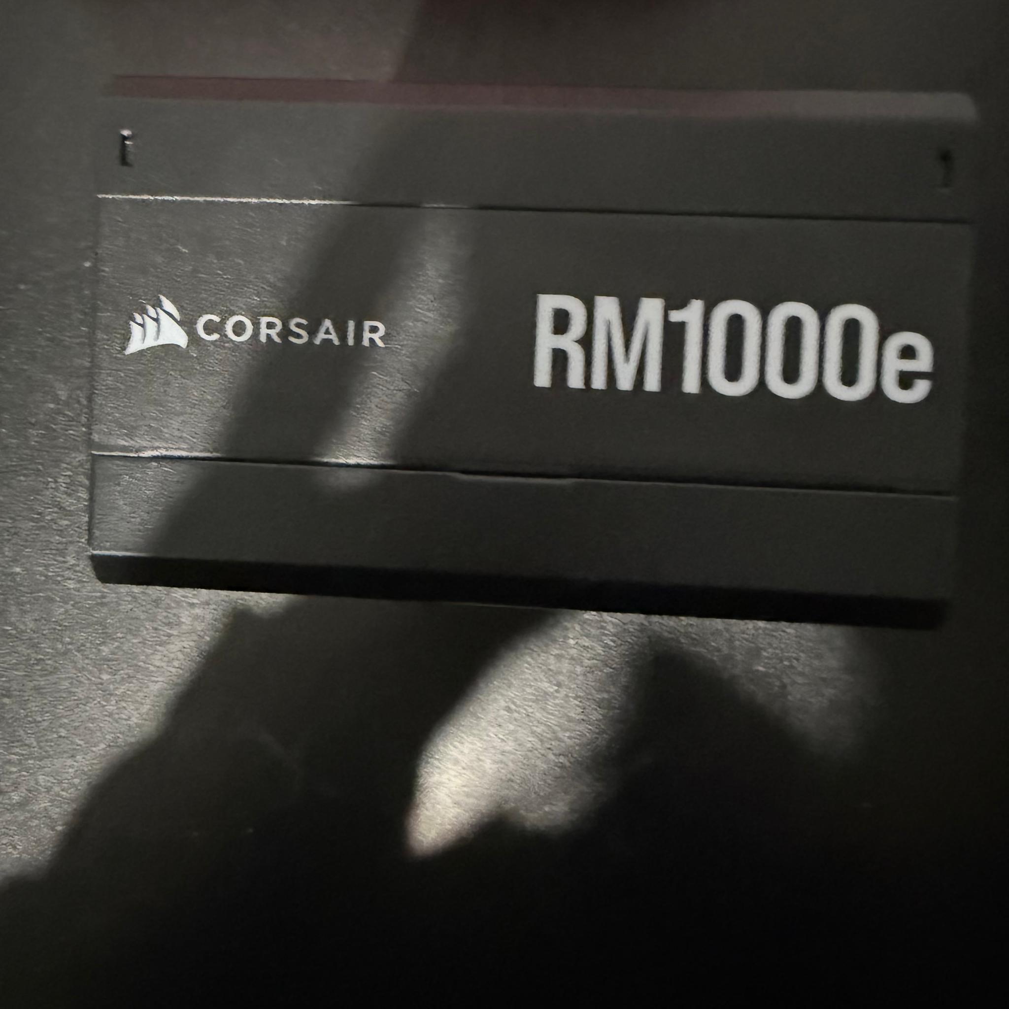 Corsair RM1000e + Cables