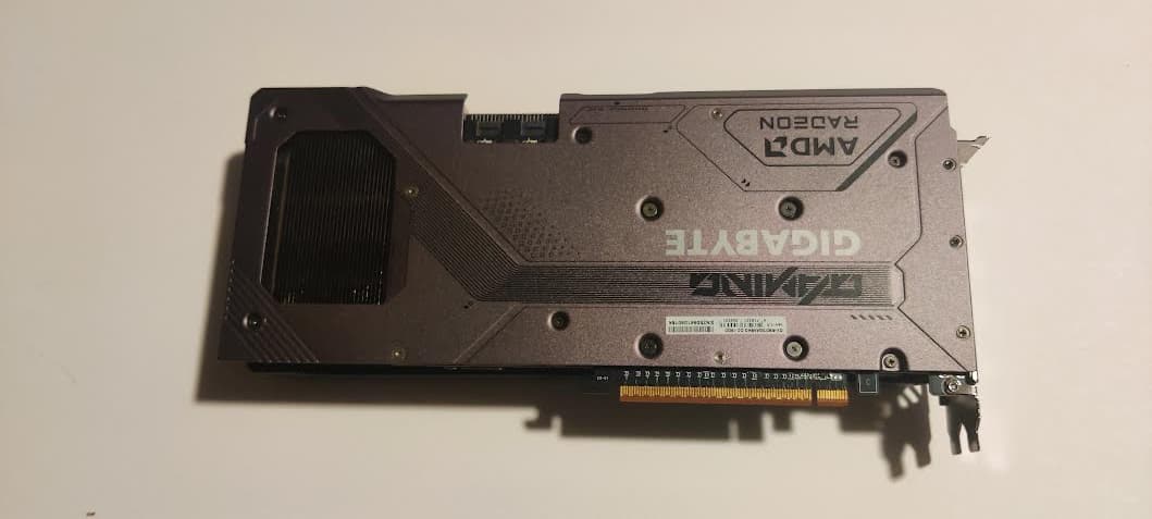 RX9070 - Gigabyte triple fan - Great condition