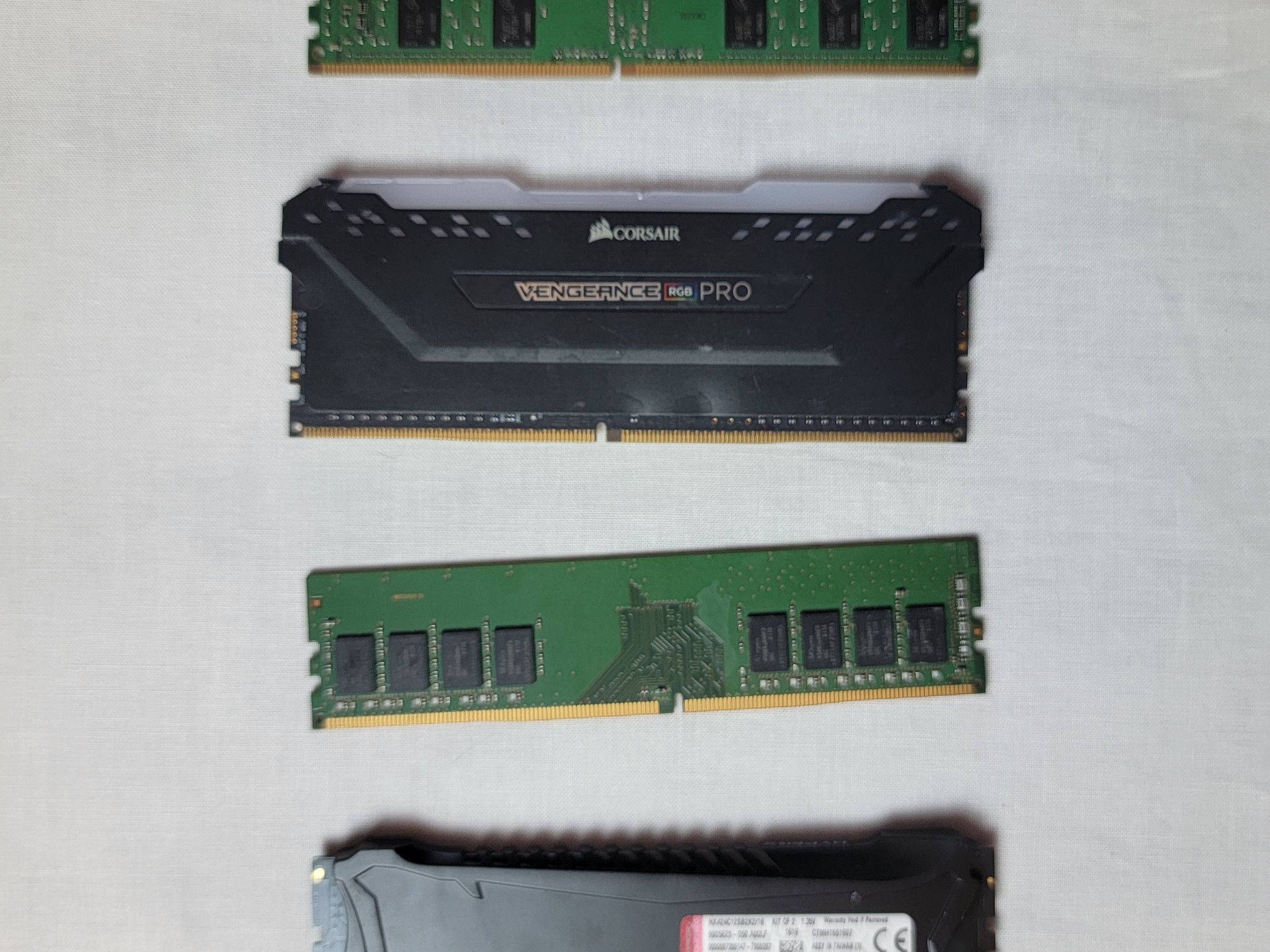 LOT OF (4) DDr4 32gb RAM (FOR PARTS)