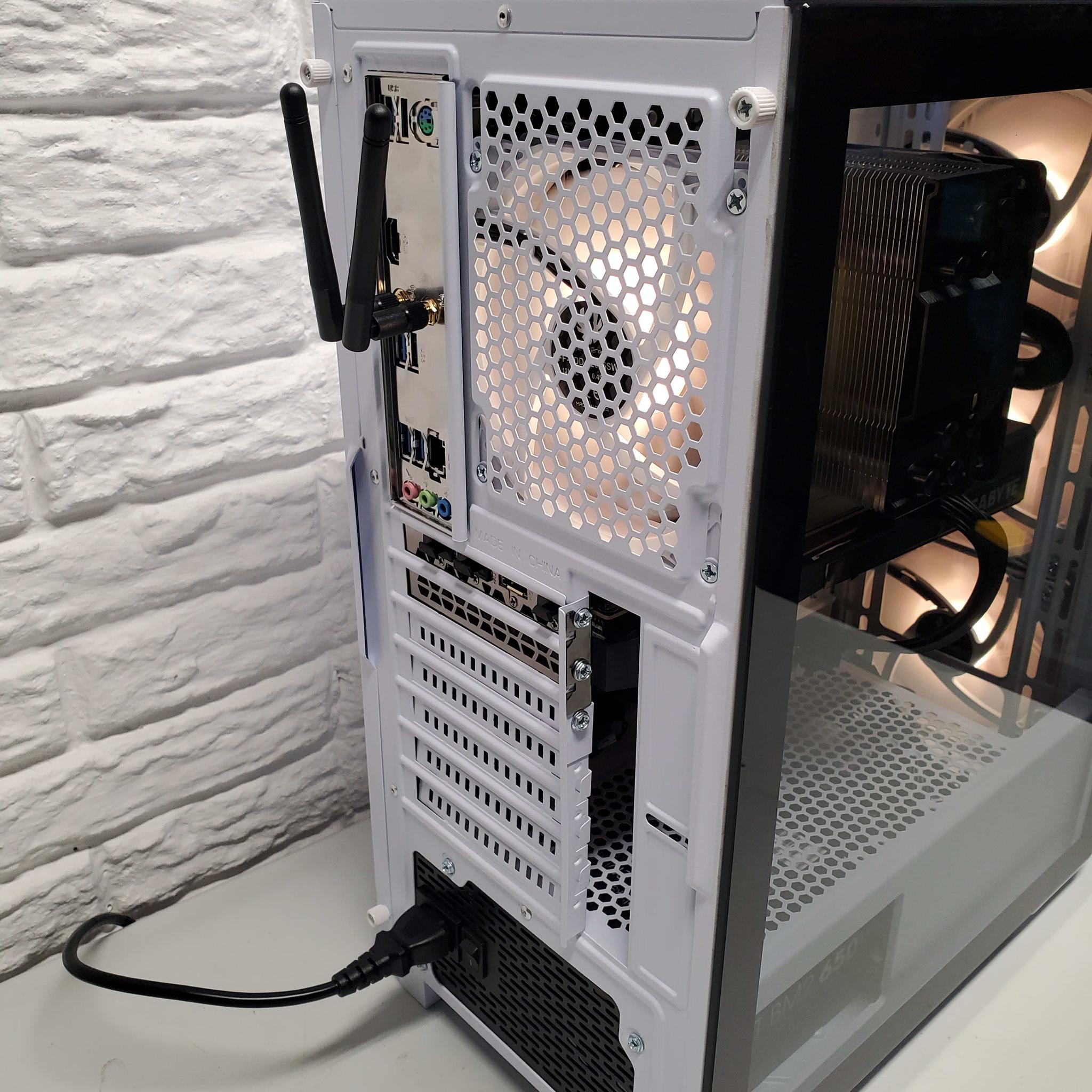 BF SALE! GAMING/STREAMING PC!| 5600X | RX 6650XT | 16GB RAM | 1TB NVMe SSD | RGB 
