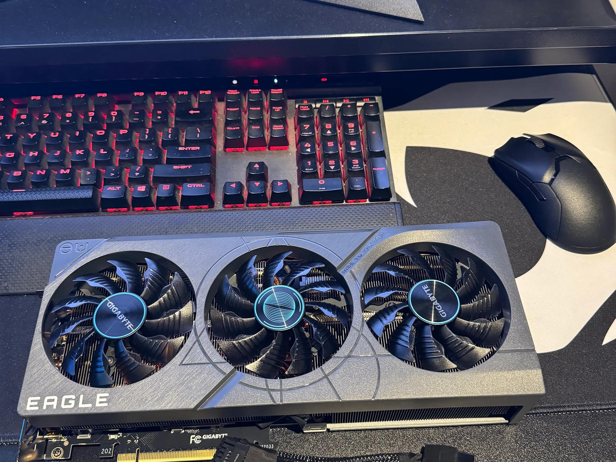 GIGABYTE GeForce RTX 4070 Ti Eagle OC 12G graphics Card, 3X WINDFORCE Fans, 12GB 192-bit GDDR6X