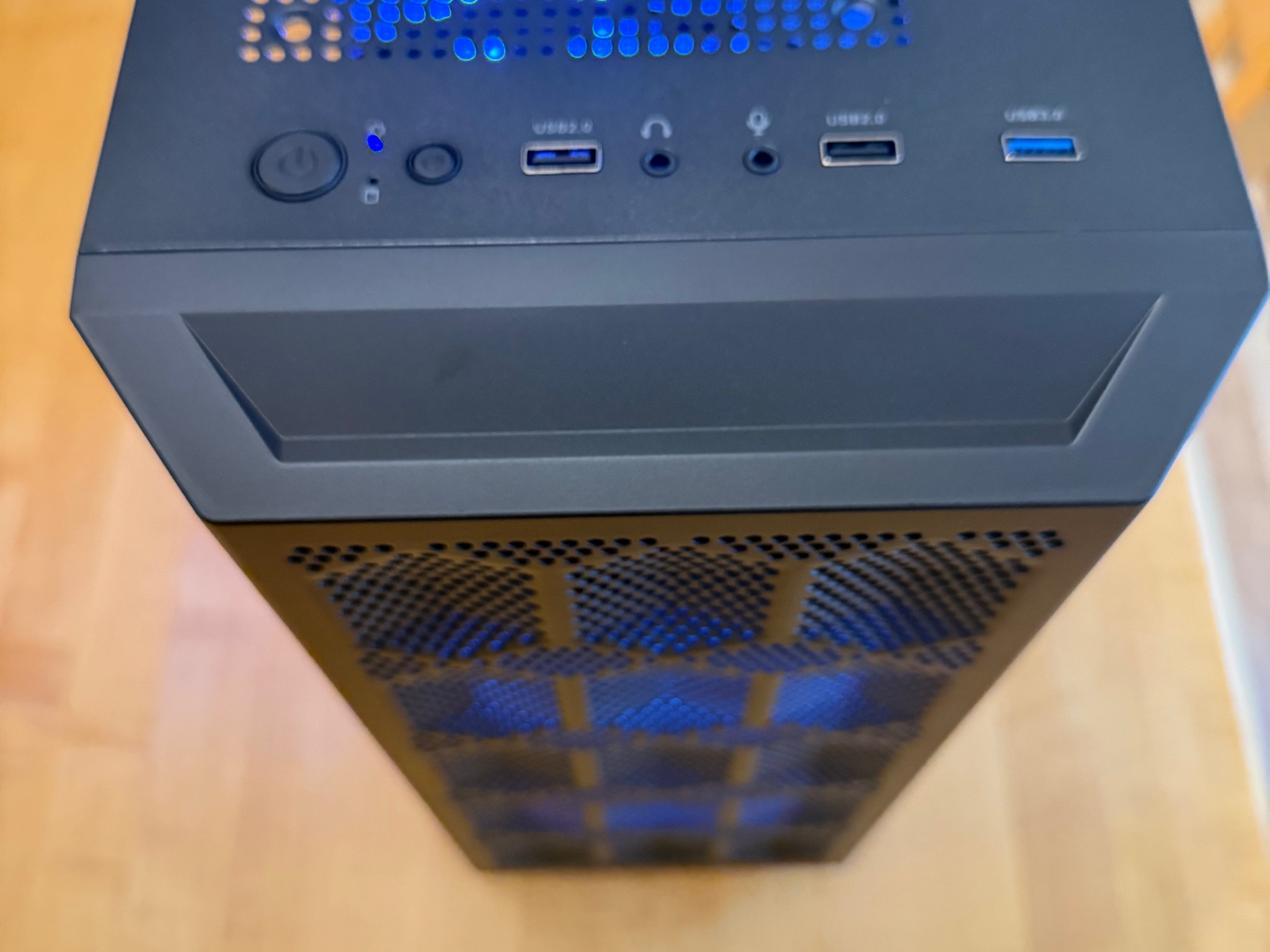 🦇🦛| RX 6700 xt 12gb, Ryzen 5 3500x, 32gb DDR4, 1tb SSD Wifi Equipped Gaming PC