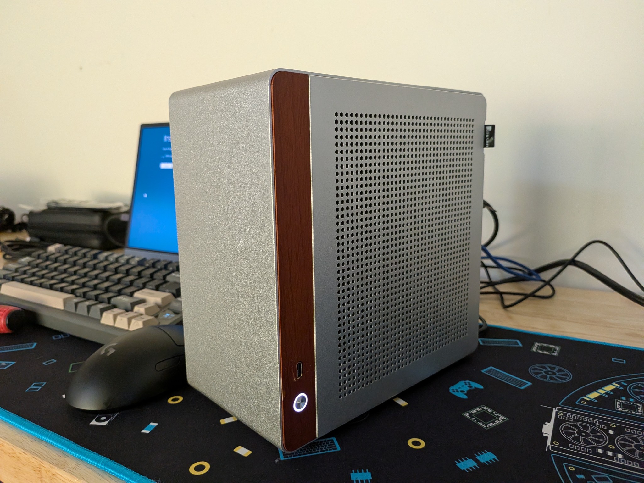 1080p Hitchhiker - RTX 5060, Ryzen 5 5500, 16 GB DDR4, 1 TB NVME, Low Profile