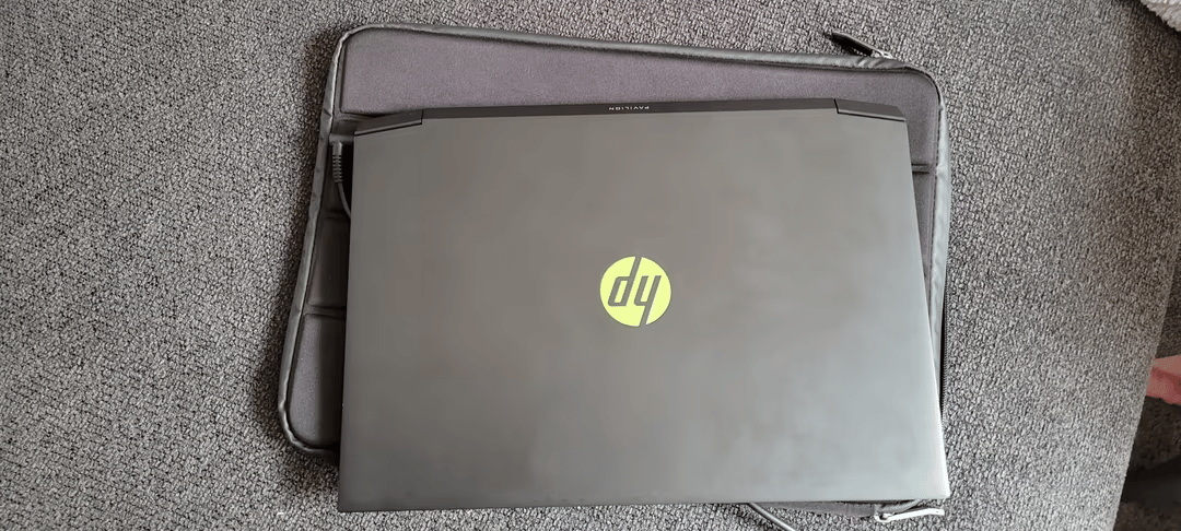 HP PAVILLION 15.6 RYZEN 5 16gb ram 256gb ssd 1tb 2.5 drive