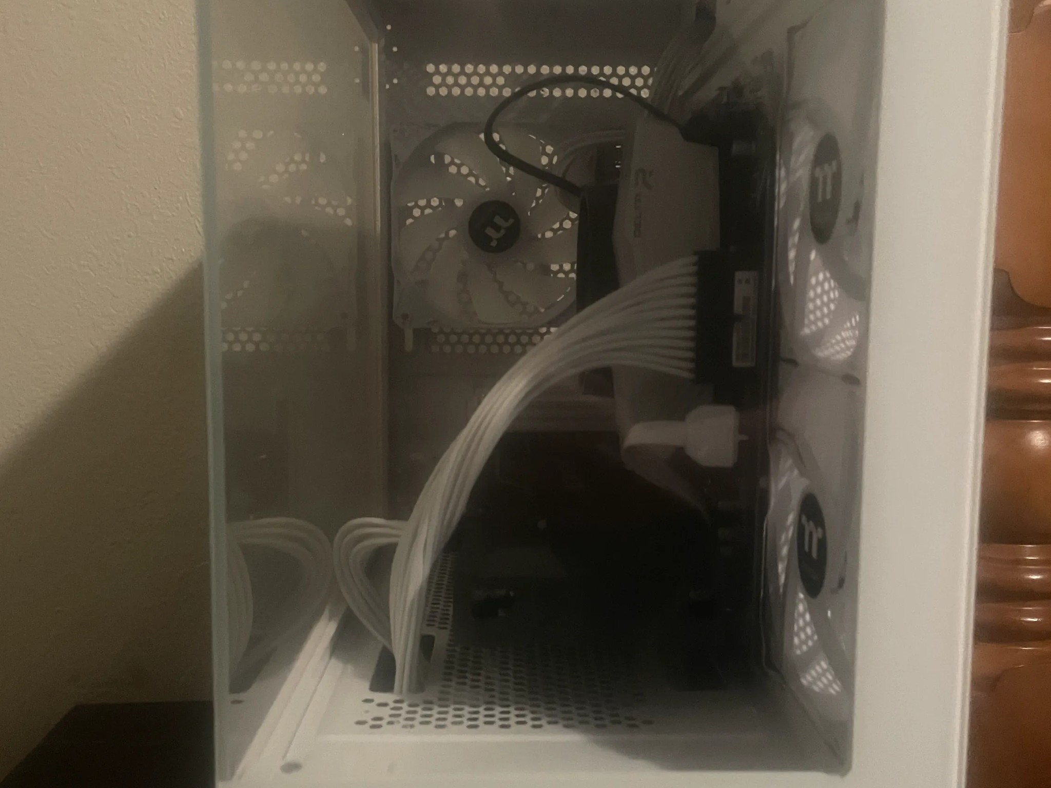 GTX 1660 Super & AMD Ryzen 5 5500! All White build