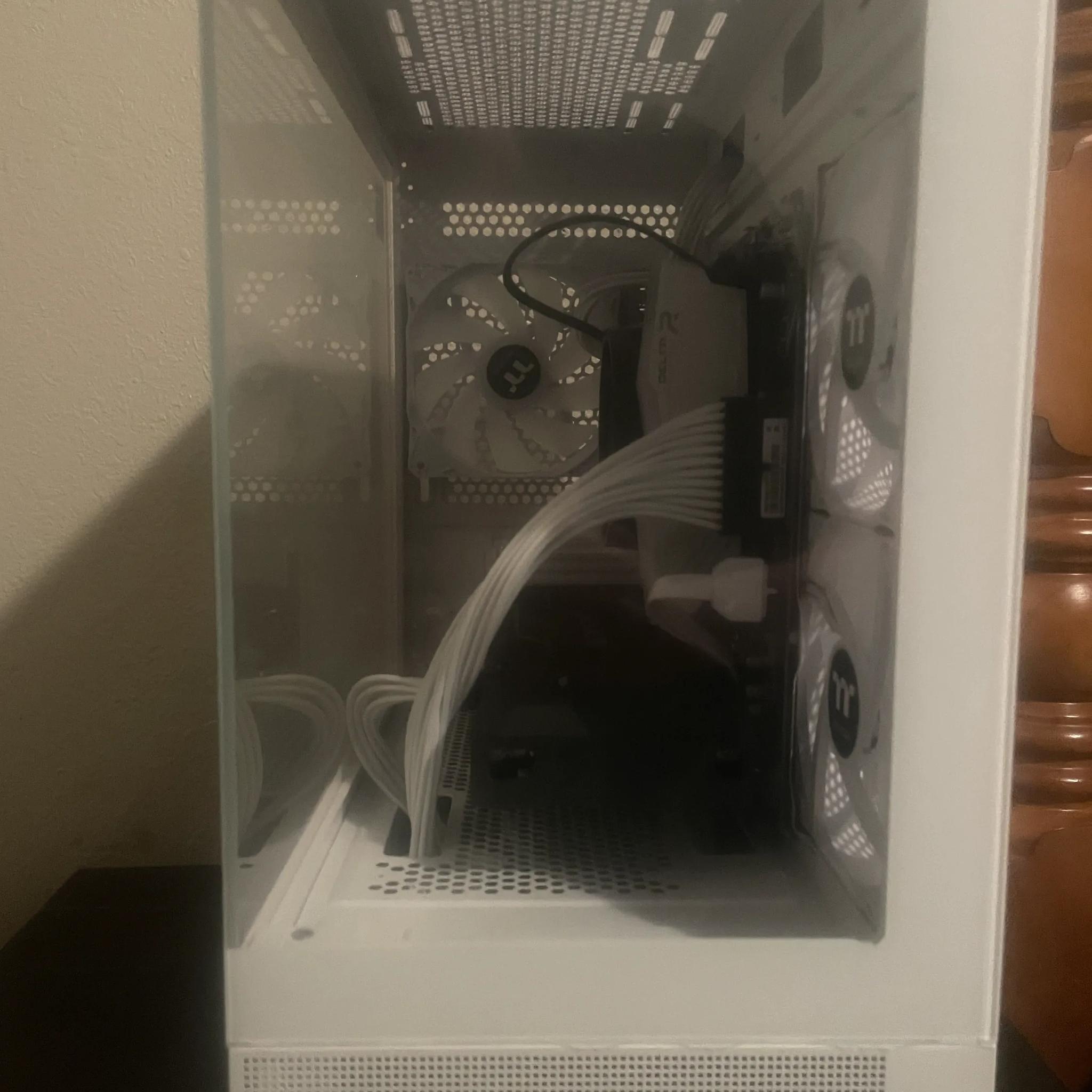 GTX 1660 Super & AMD Ryzen 5 5500! All White build