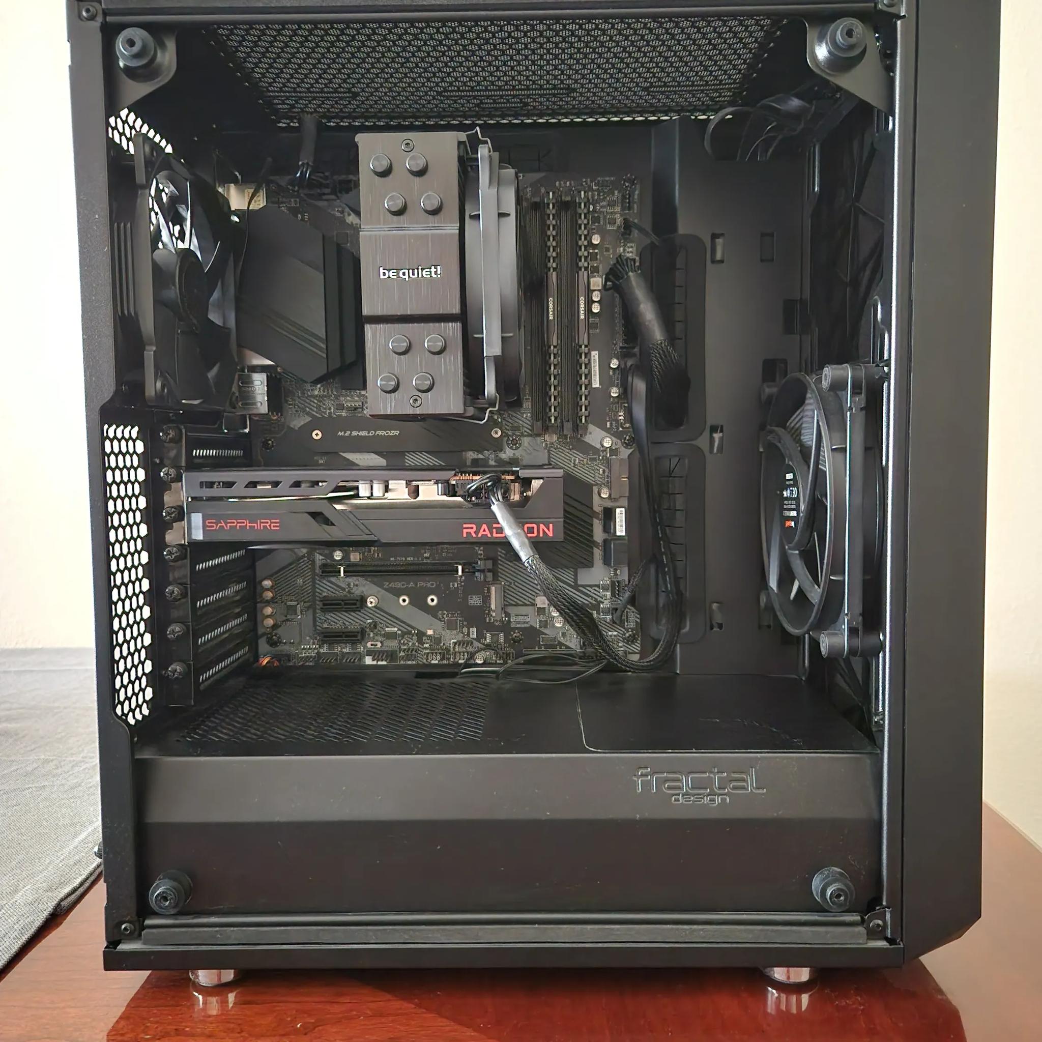 Intel I5-10600K | RX 6600 | 16GB DDR4 - Gaming PC