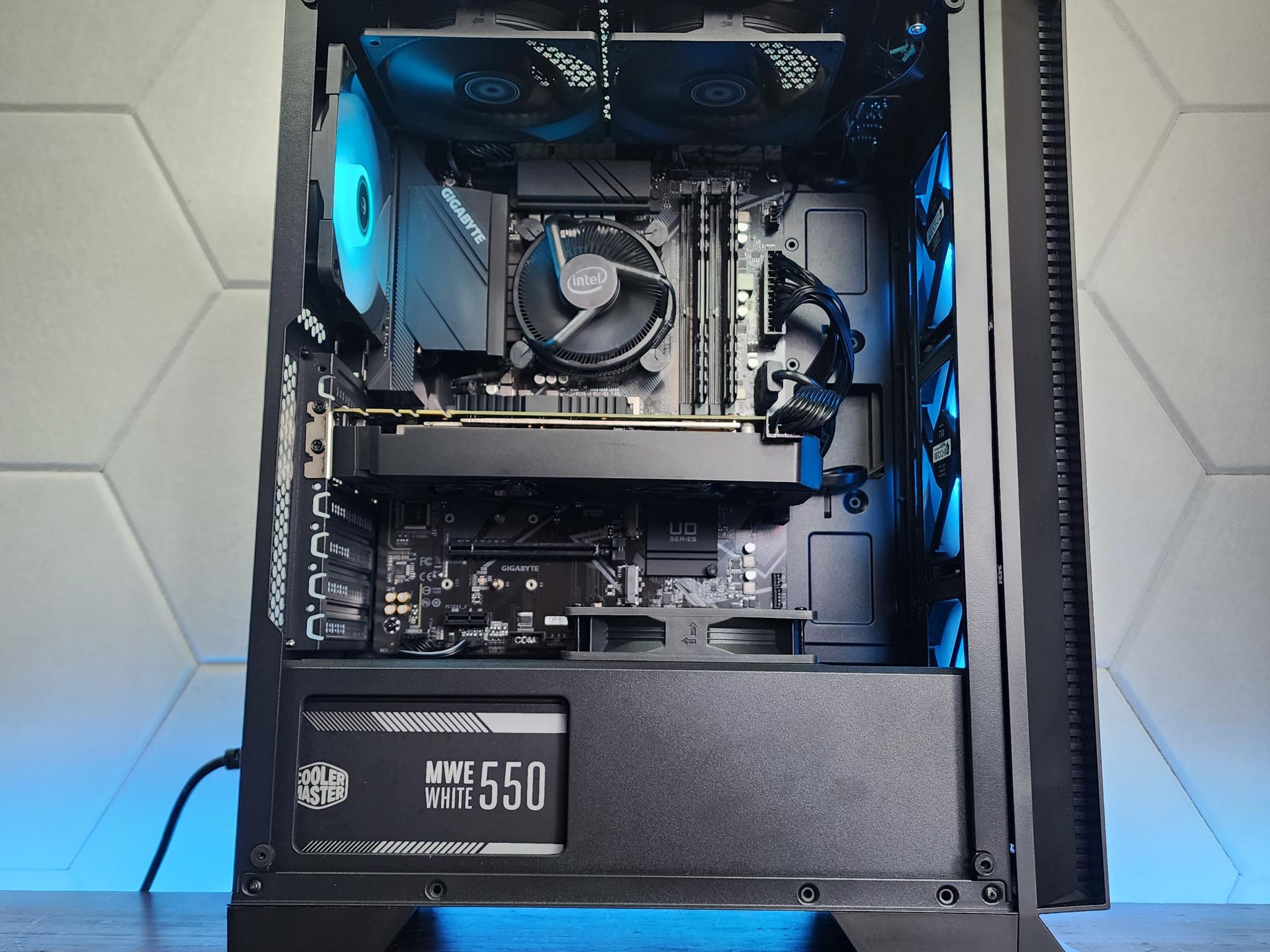 💙🖤💙 PNY GTX 1070 Ti // Intel Core i3 10100F // XPG 16GB 3000MHz