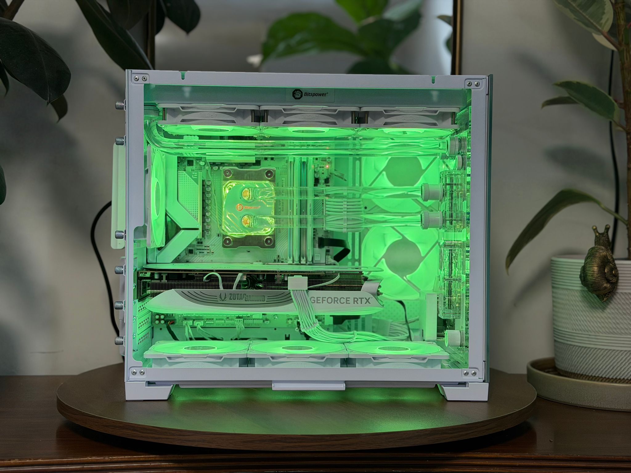 RTX 4080 | Ryzen 7 7800X3D | 32GB DDR5 | B850M | 2TB Gen4 SSD | 850W SFX Custom Loop