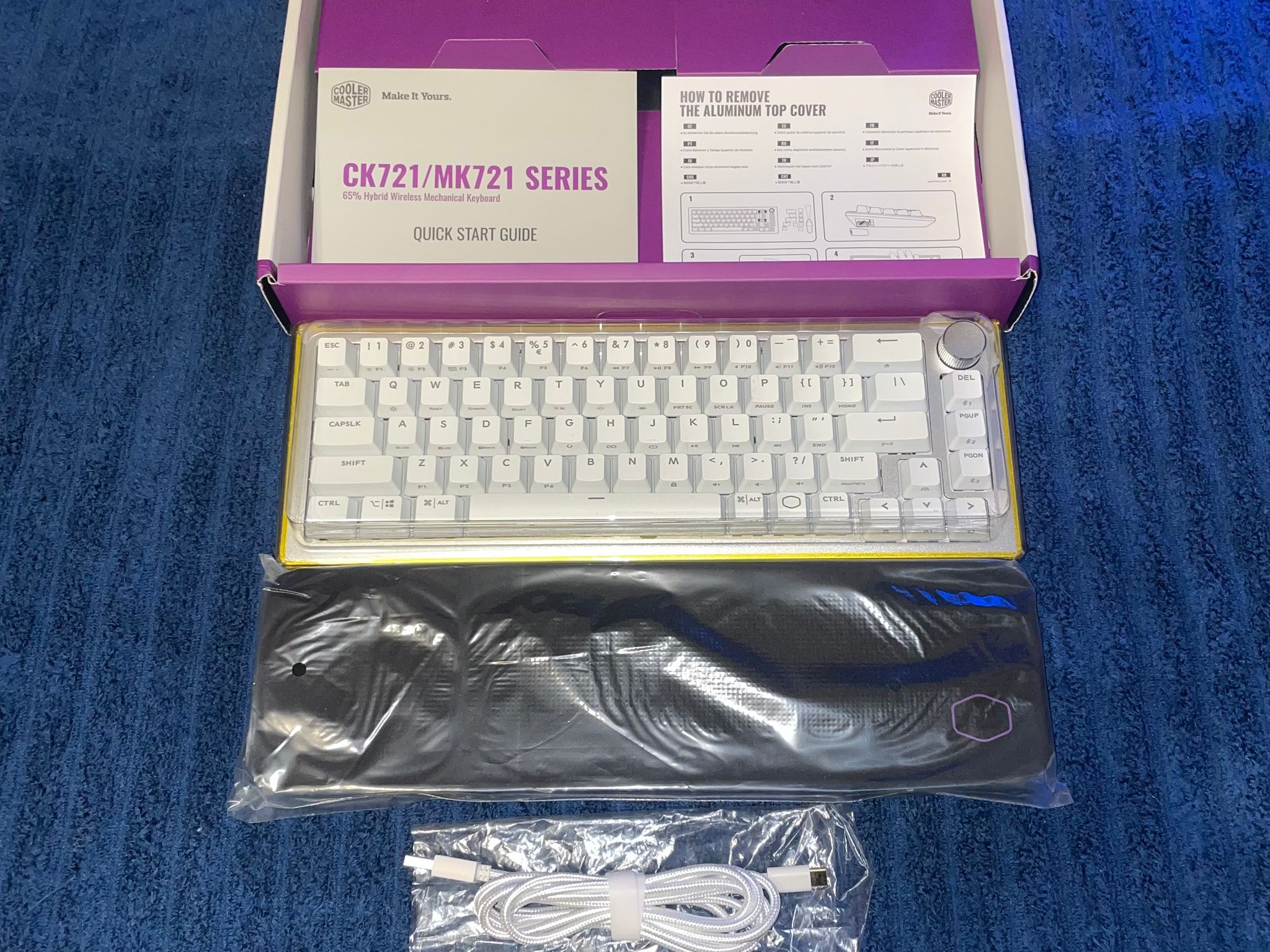 White/Silver CoolerMaster CK721/MK271 Series 65% Hybrid Wireless Mechanical Keyboard