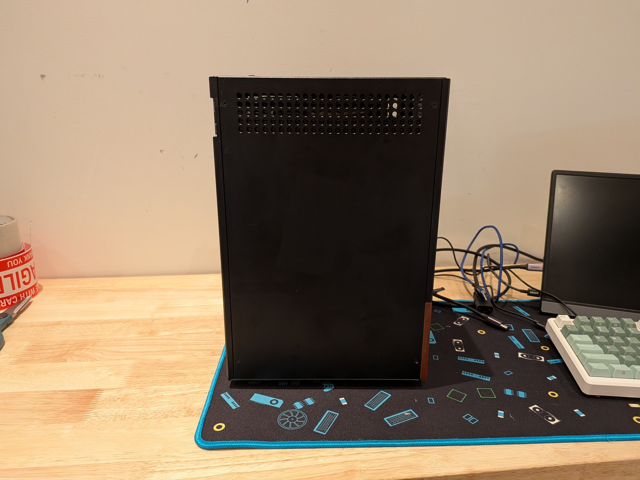 4K Mini Mammoth - RTX 4070 Ti Super, Ryzen 5 7600X3D, 32 GB DDR5, 1 TB Gen 4 NVME, RGB