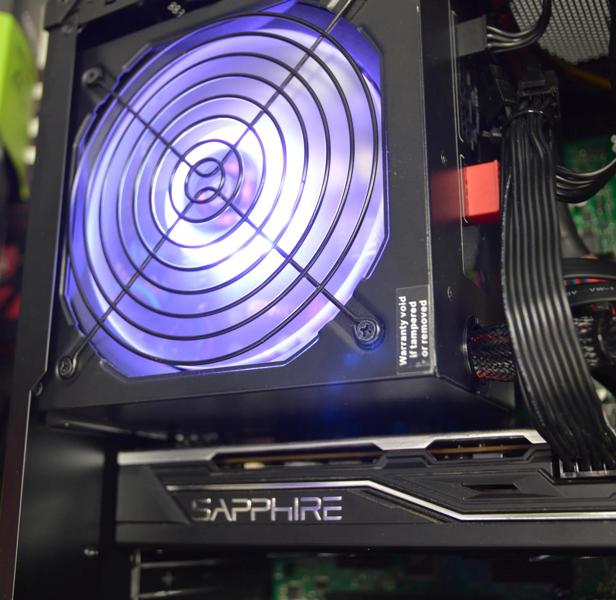 ⬛SFF⬛ | RX 580 4GB | INTEL i5 8400 | 16GB DDR4 RAM | 1TB NVME SSD | Game Box |