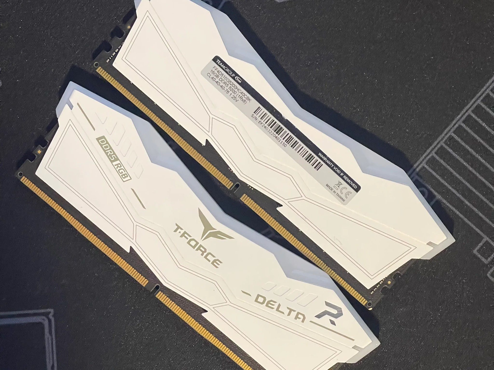 TeamGroup T-Force Delta R DDR5 RGB 5200 CL40 32GB (2x16GB) - White