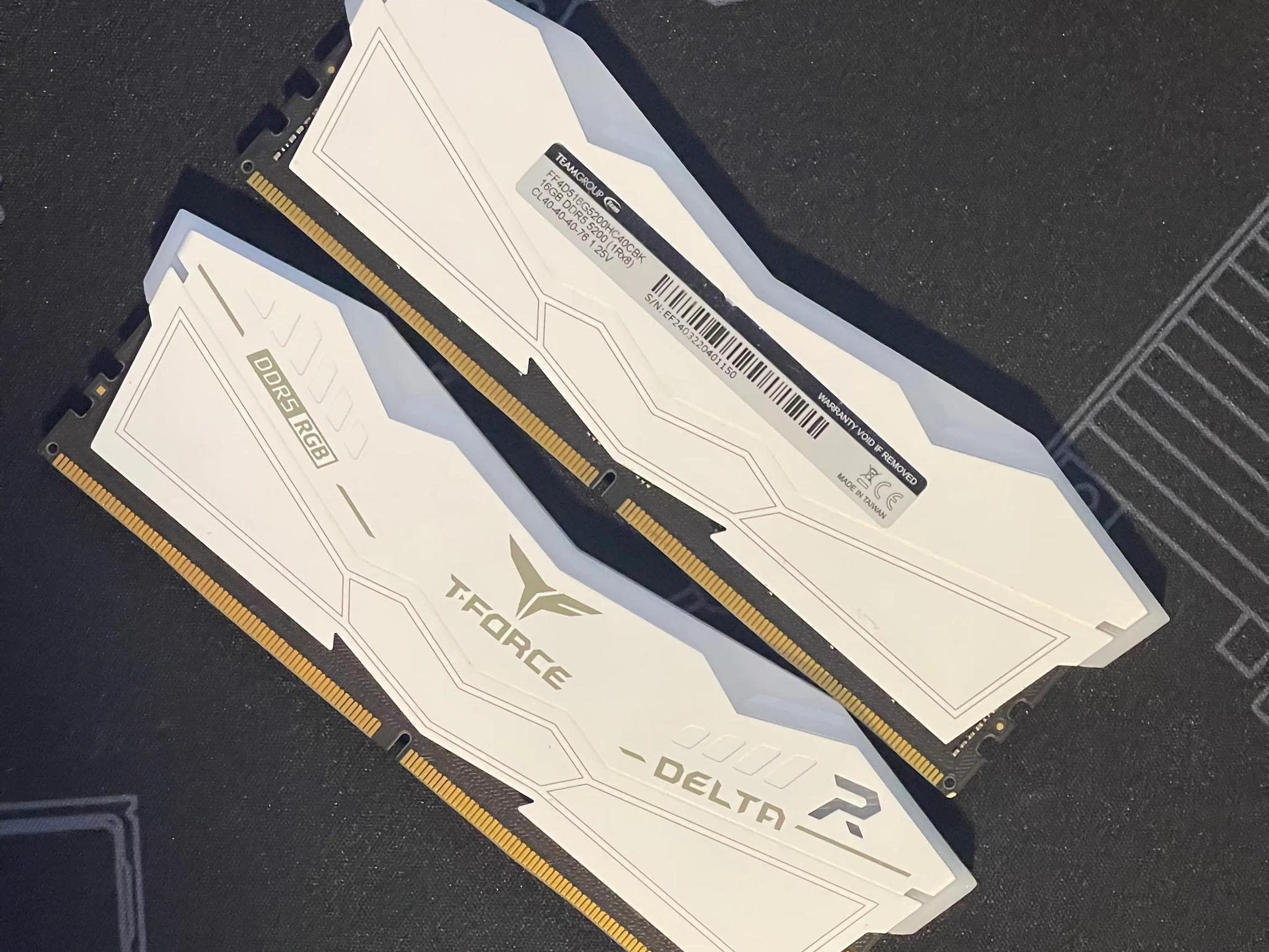 TeamGroup T-Force Delta R DDR5 RGB 5200 CL40 32GB (2x16GB) - White